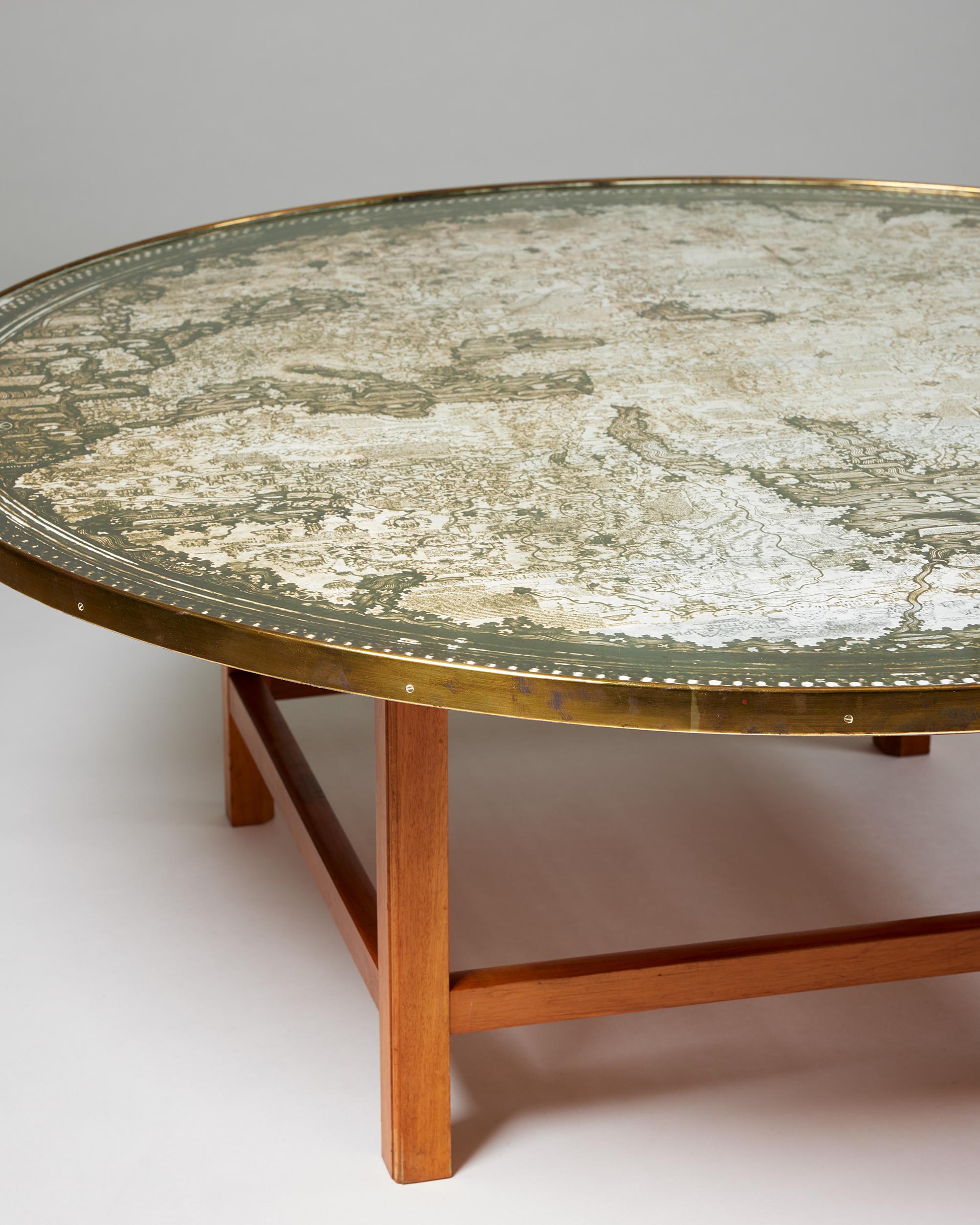Mid-Century Modern Occasional table model U 601 designed by Josef Frank for Svenskt Tenn, Sweden For Sale