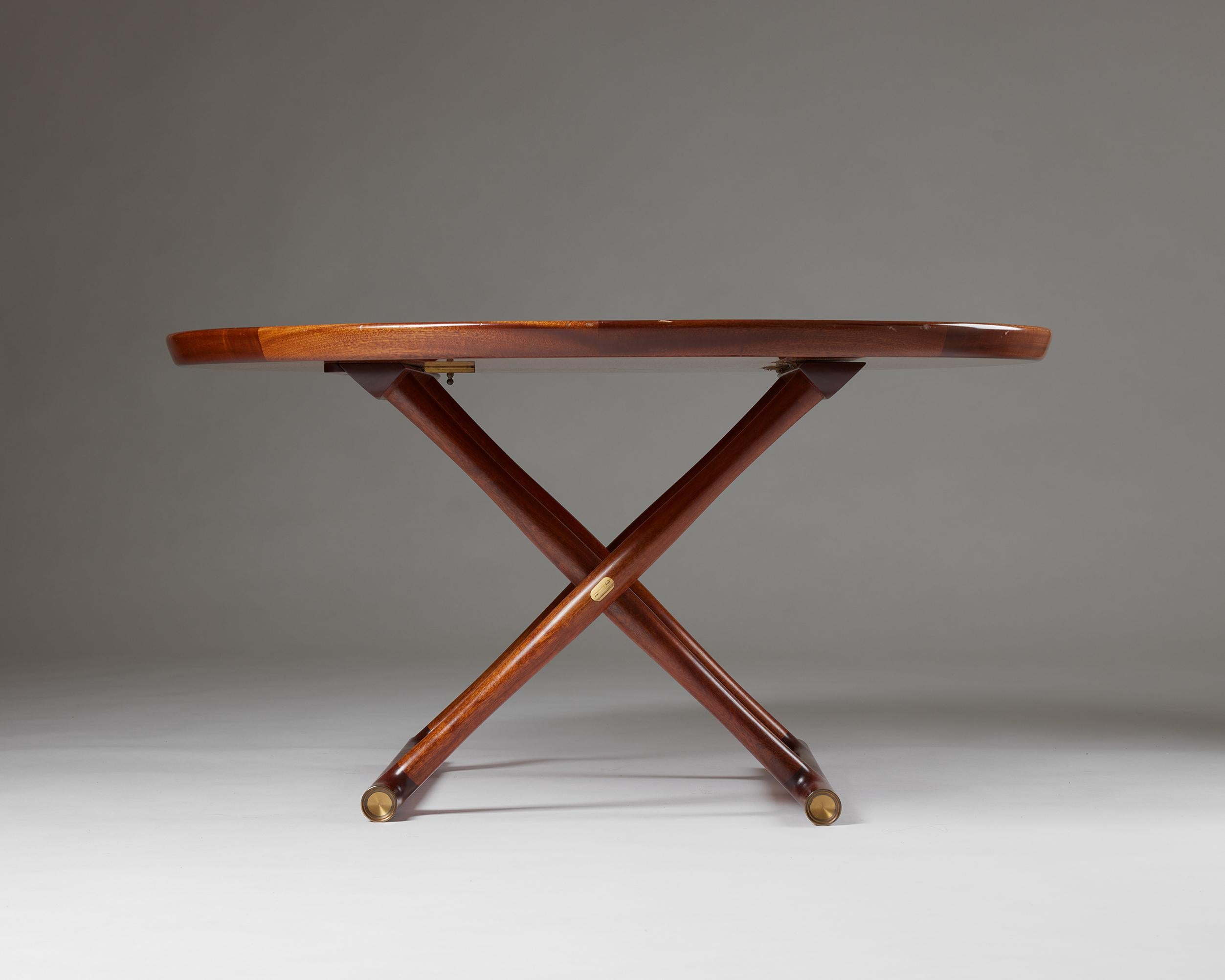 Occasional table ‘The Egyptian table’, designed by Mogens Lassen, Mahogany brass In Good Condition For Sale In Stockholm, SE