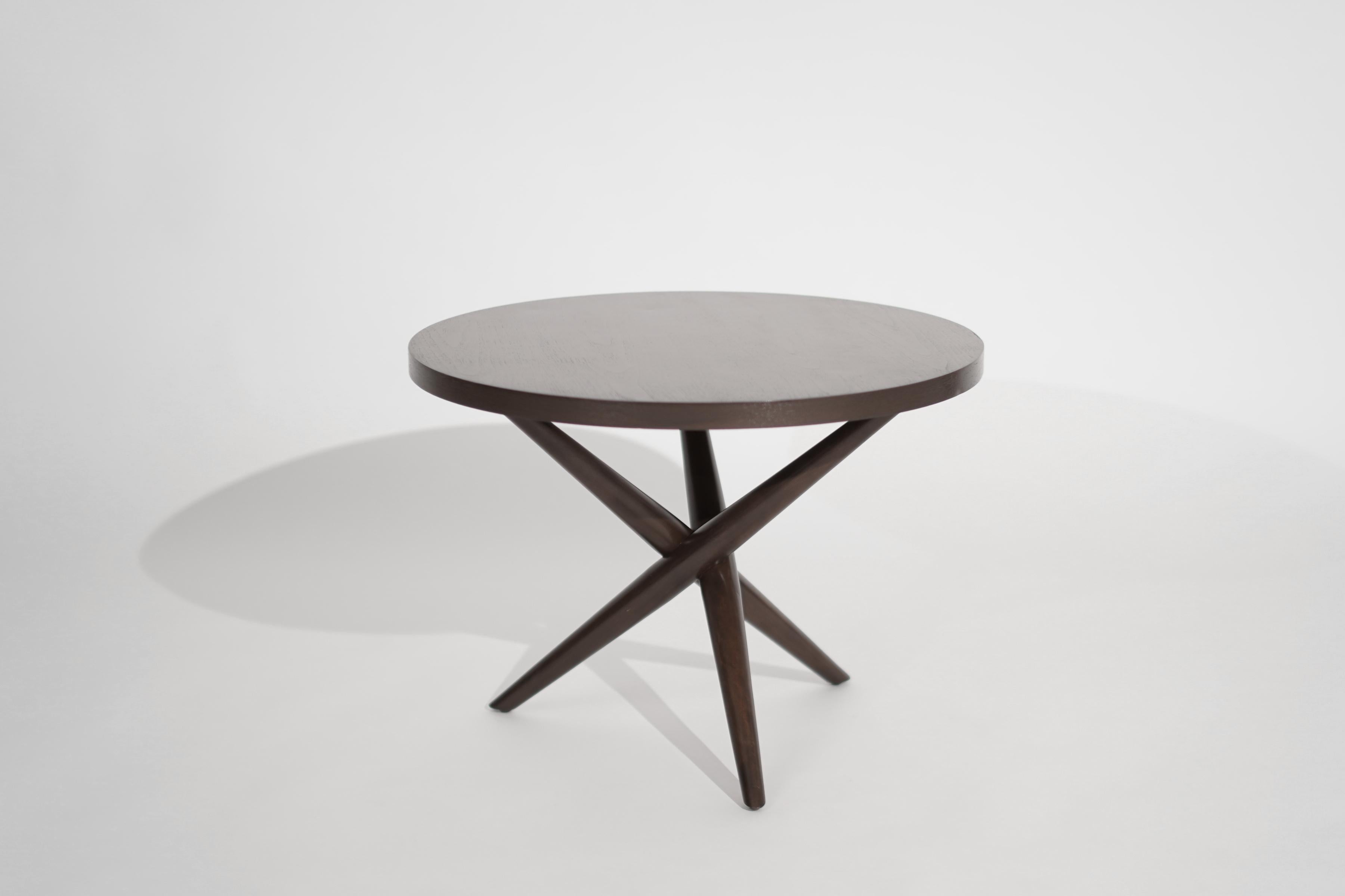 Occasional Walnut Tripod Table by T.H. Robsjohn-Gibbings for Widdicomb, 1950s In Excellent Condition In Westport, CT