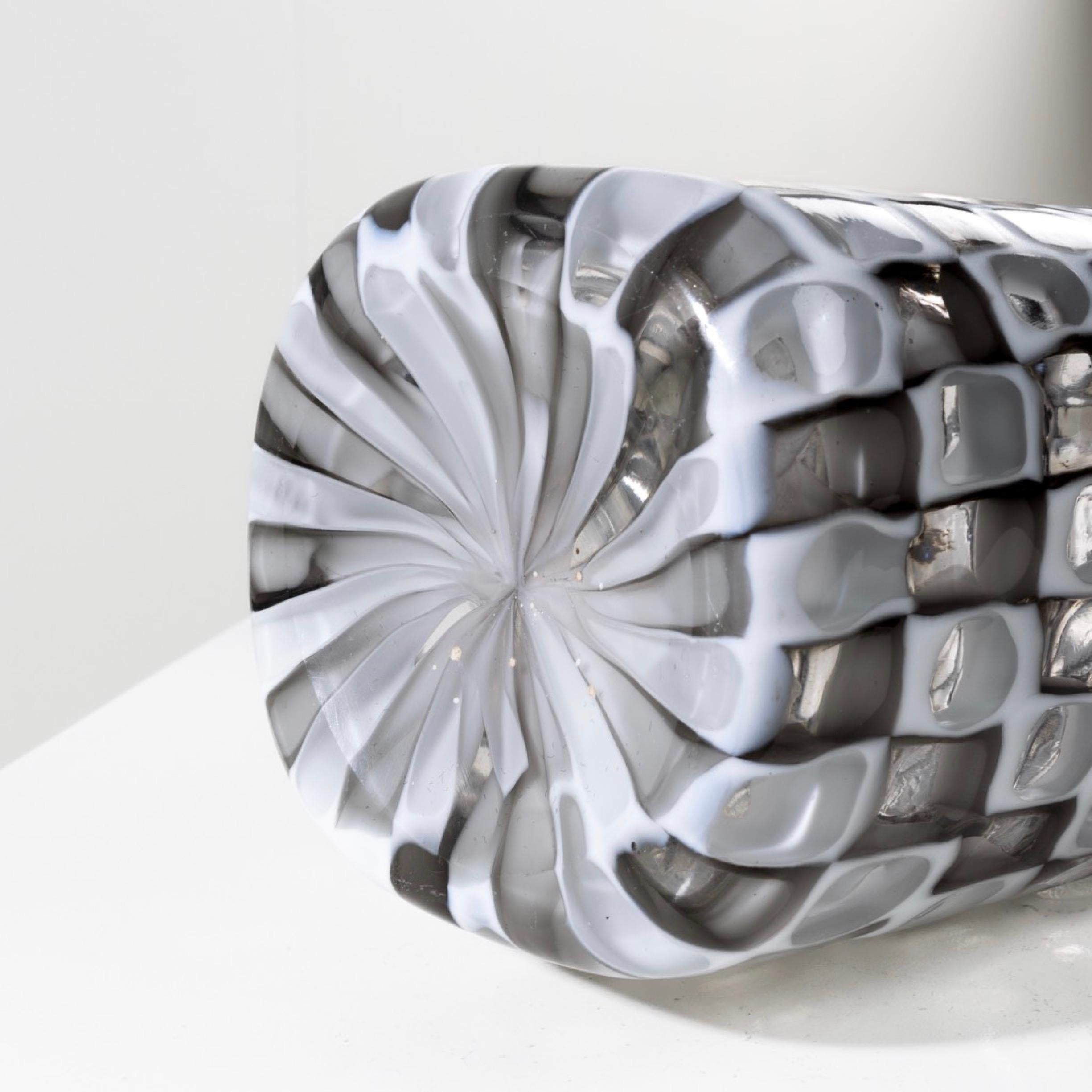 Occhi by Tobia Scarpa – Quadrangular shaped vase For Sale 4