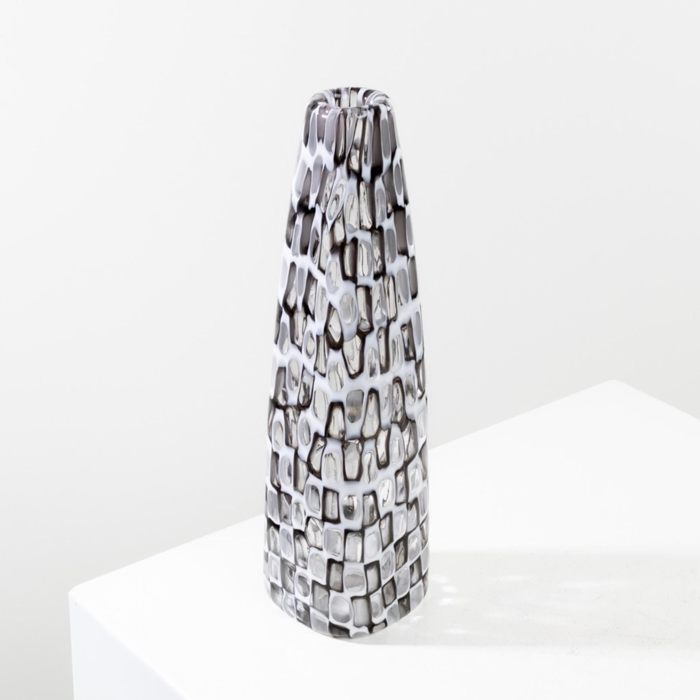 20th Century Occhi by Tobia Scarpa – Quadrangular shaped vase For Sale