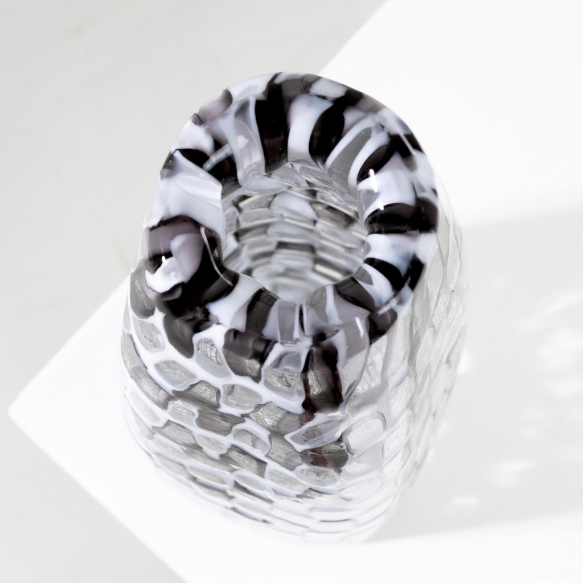 Occhi by Tobia Scarpa – Quadrangular shaped vase For Sale 2