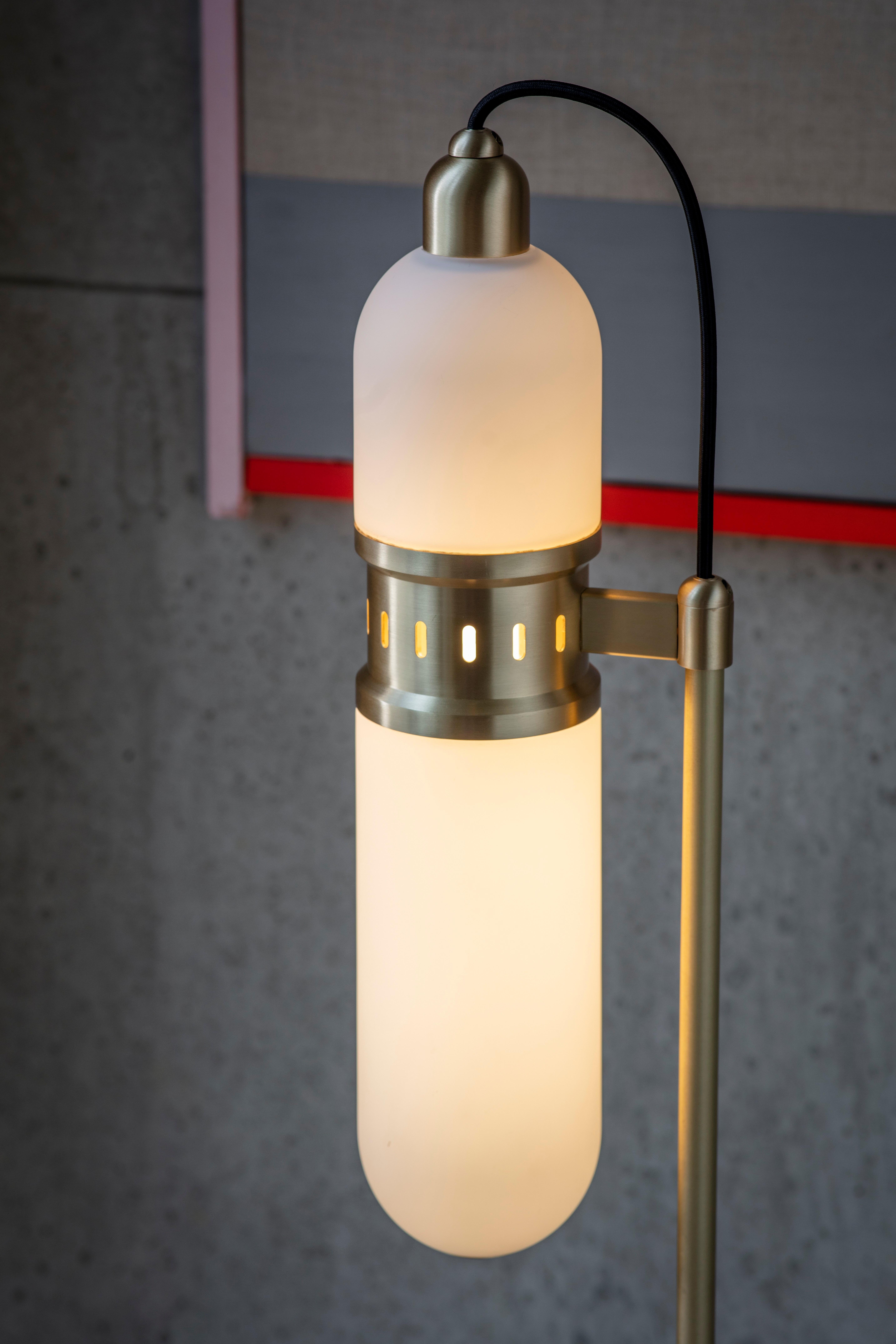 Occulo Brass Floor Lamp by Bert Frank For Sale 1