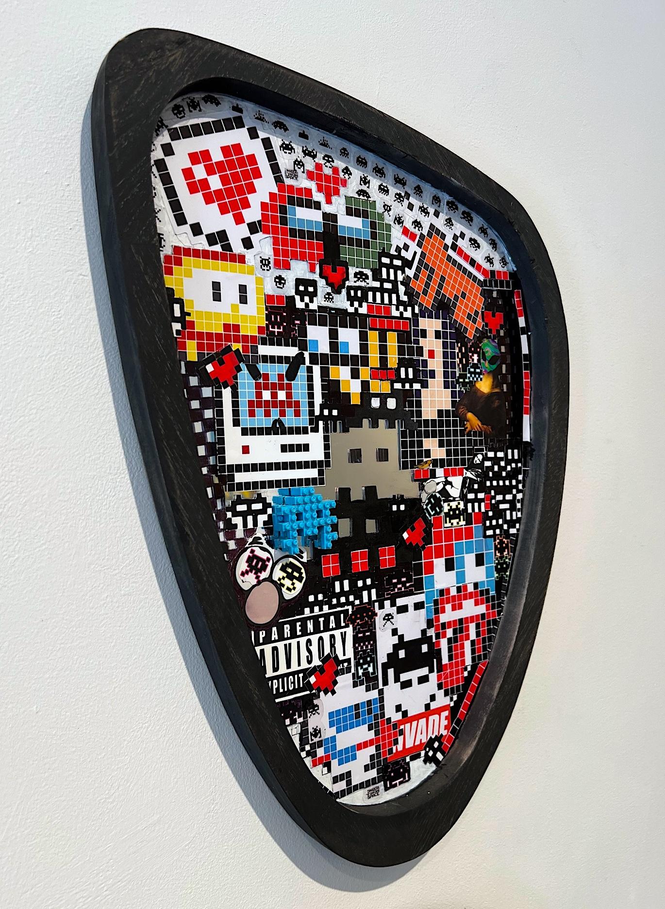 Pop Art Street Art INVADER zeitgenössische Aufkleber Innenspiegel im Angebot 1
