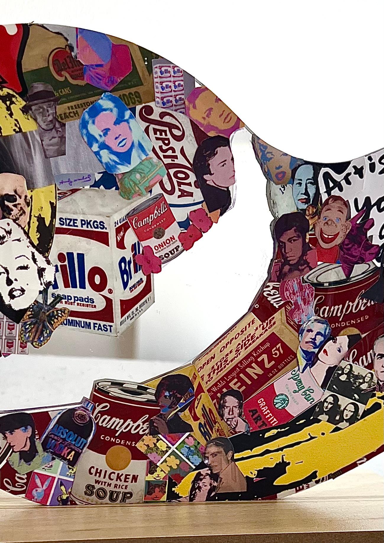 Autocollants sur un miroir avec marché permanent avec un enfant robot Warhol. Unique en son genre 

Pop art d'un artiste émergent utilisant un style familier de collage et des artistes célèbres pour créer un mélange unique de nostalgie et