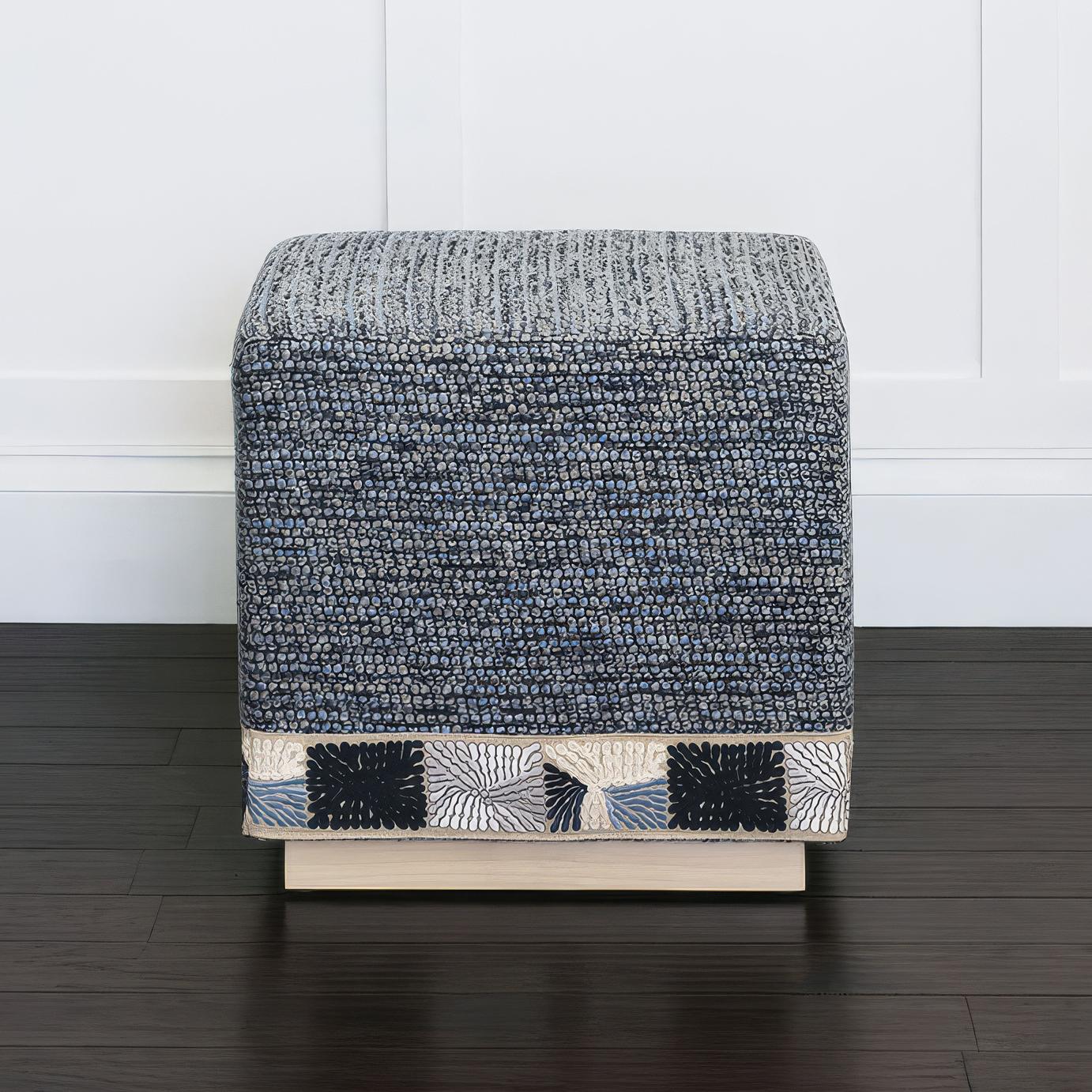 Pouf cubo blu oceano In condizioni Nuovo in vendita a Westwood, NJ