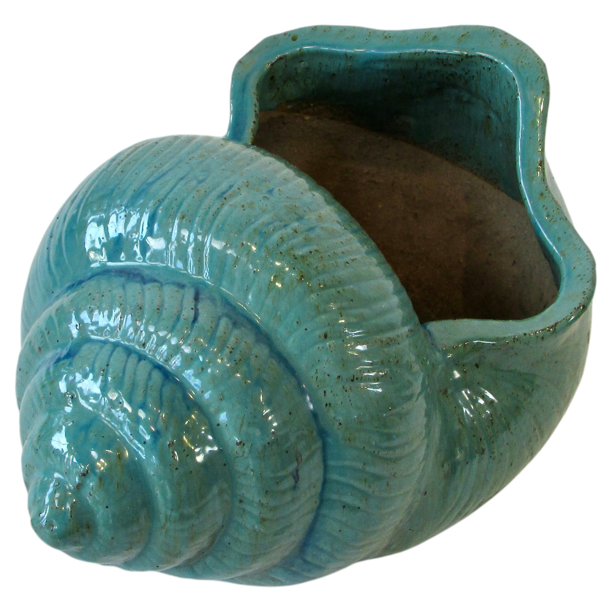 Maceta de concha de mar de gran grosor con esmalte azul océano en venta