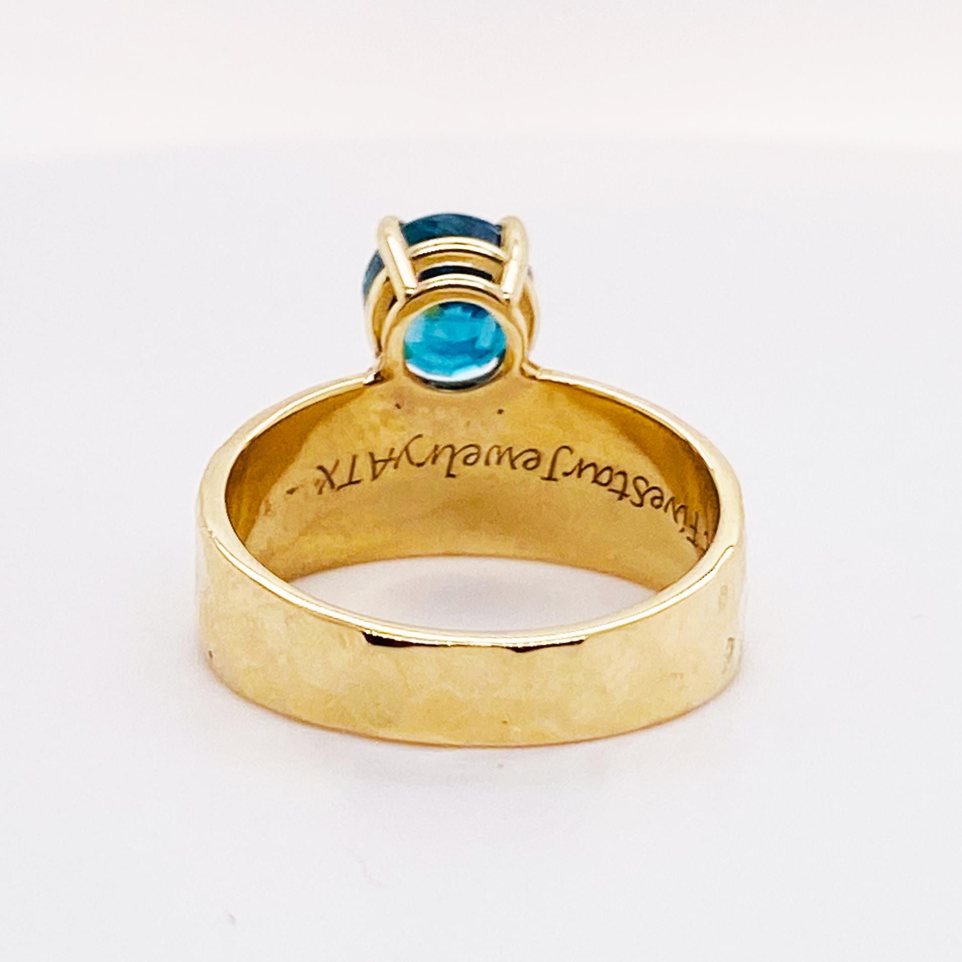 Ocean Blue Zircon Hammered Ring Asymmetrical 14k Gold Hammered Band Sizable In New Condition For Sale In Austin, TX