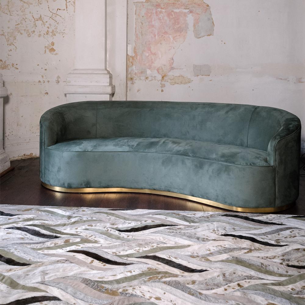 Ozean Inspiriert Anpassbare Rindsleder Olive Onda Bereich Teppich Klein (21. Jahrhundert und zeitgenössisch) im Angebot