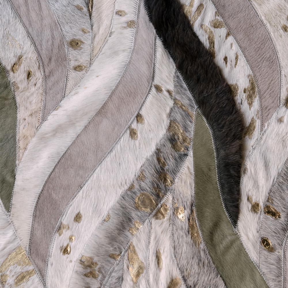 Ozean inspirierter anpassbarer olivfarbener Onda-Teppich aus Rindsleder XLarge (Art déco) im Angebot