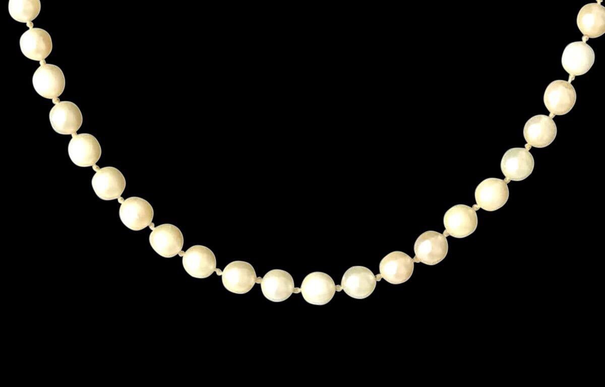 Modern Ocean Pearl Cream Necklace & Bracelet with Earrings set in 14k Yellow Gold Swags For Sale