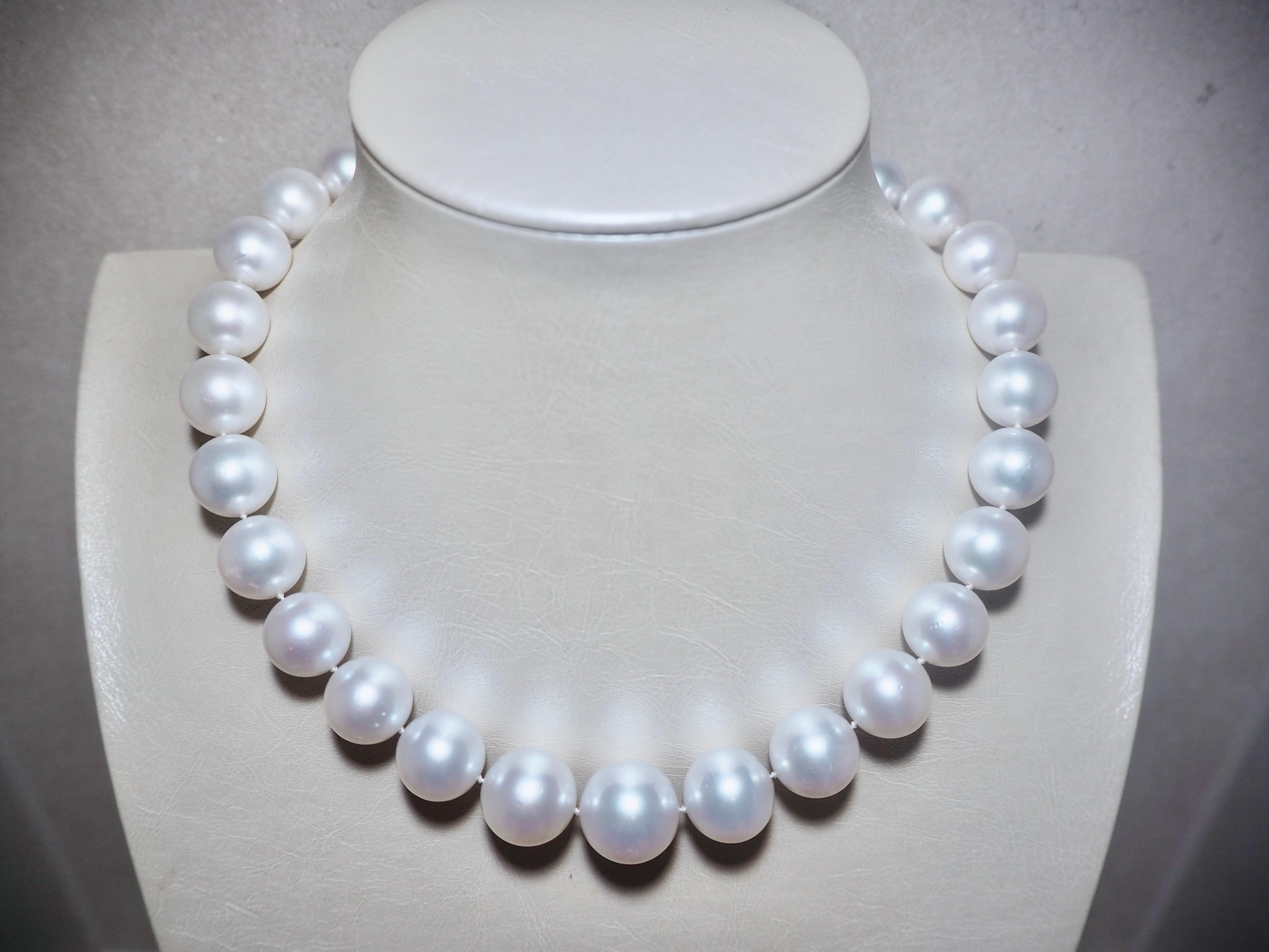 Ocean South Sea Pearl Necklace - 29 Pearls
18mm 18K white gold Clasp Featuring 5,44 Carat 188 Round Brilliant Diamonds.
18x13,5mm mm Australian Cultured South Sea Pearls 

Necklace Metal Finish: High Polish 
Total Item Weight (g): 137,6
Color Grade: