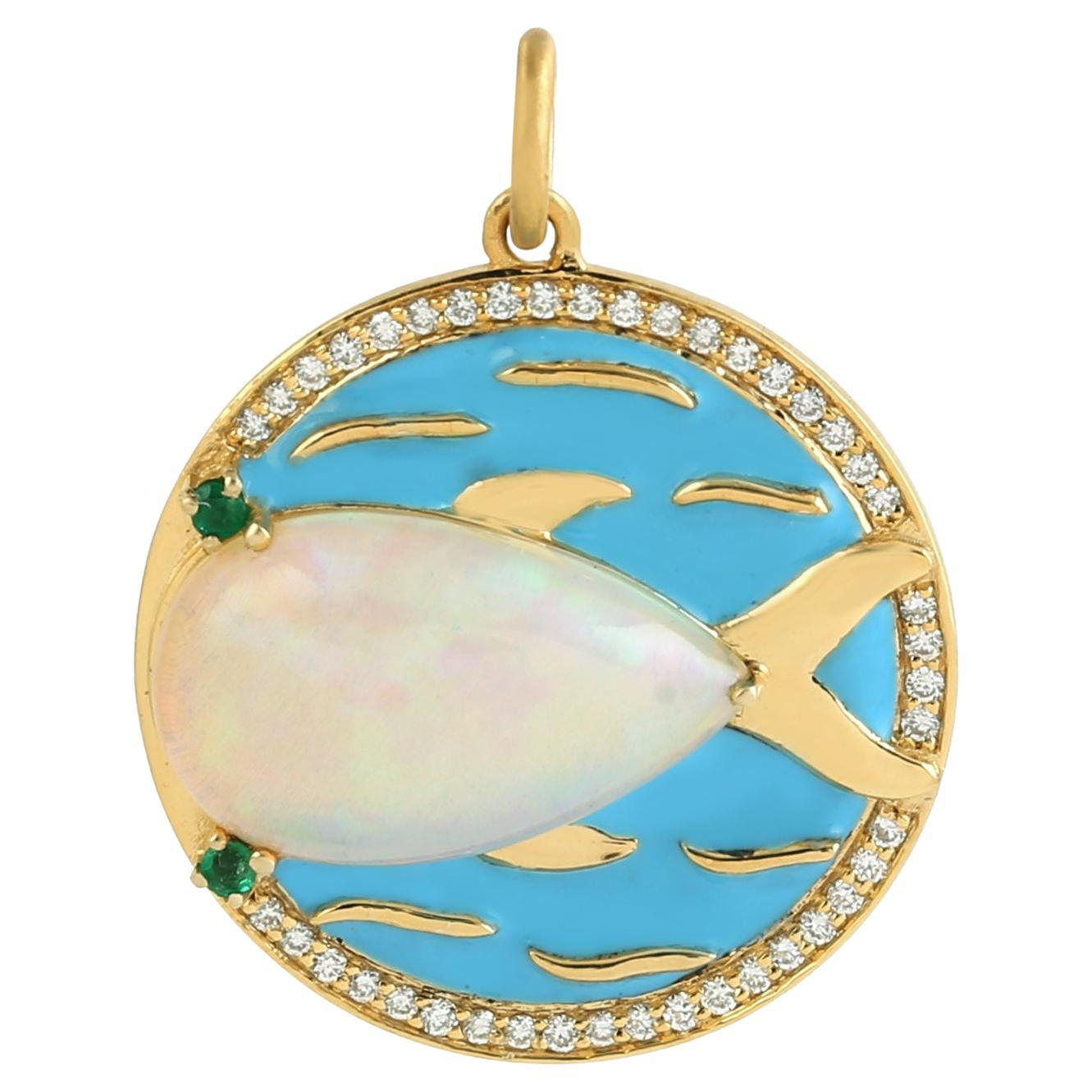 Ciondolo con opale etiope e diamanti a tema oceanico in oro giallo 14k in vendita