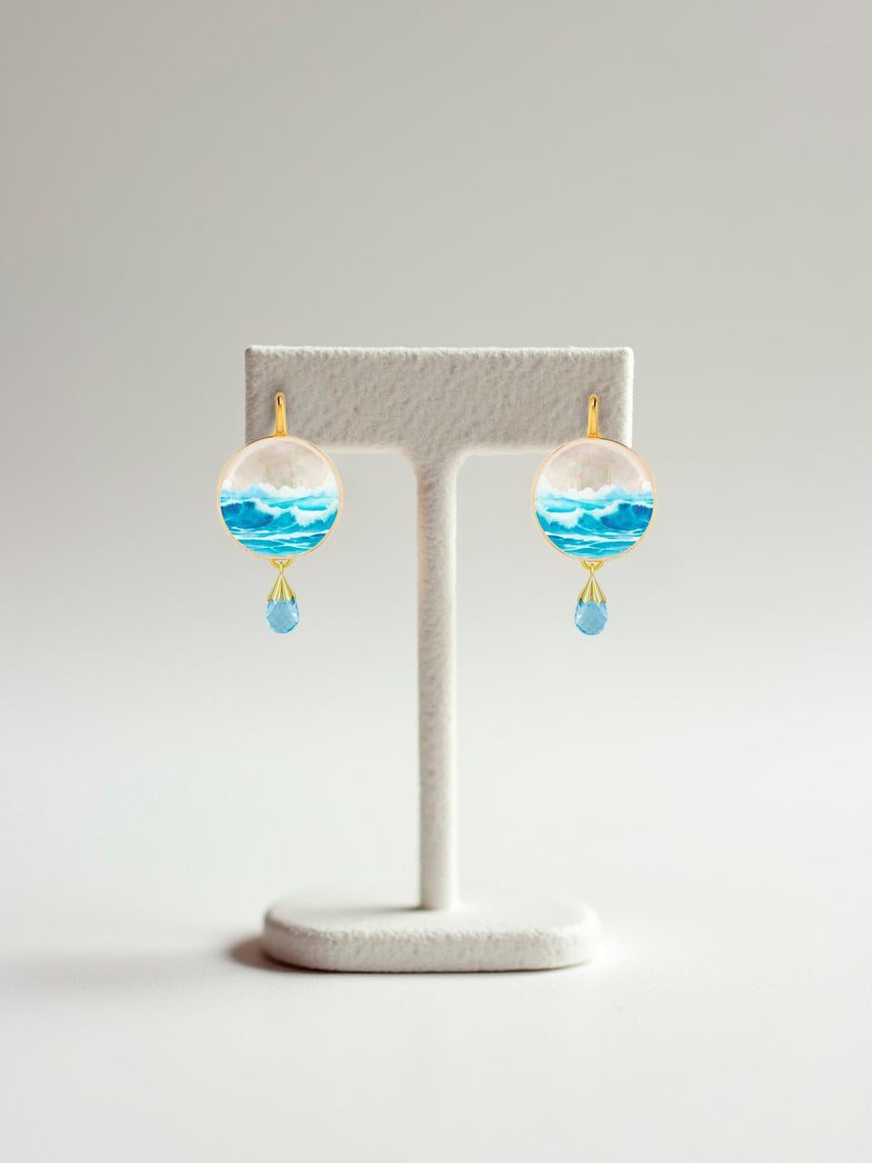 Moderne Pendants d'oreilles en nacre avec briolette en topaze sur le thème de l'océan en vente