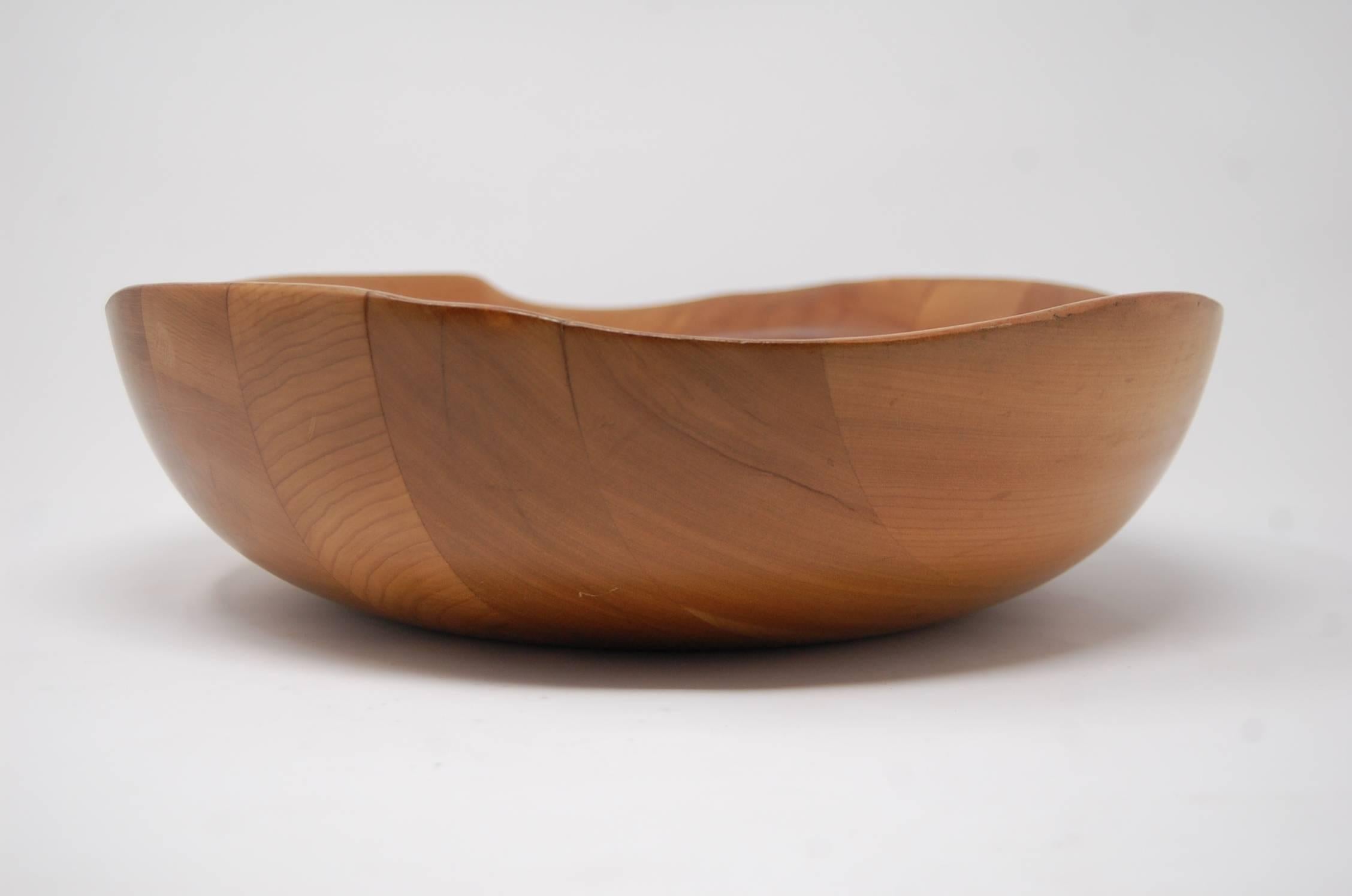 Oceana series wood bowl designed by Mary and Russel Wright, circa 1940s, and made by Klise. Bowl has been professionally refinished. Measures: 13