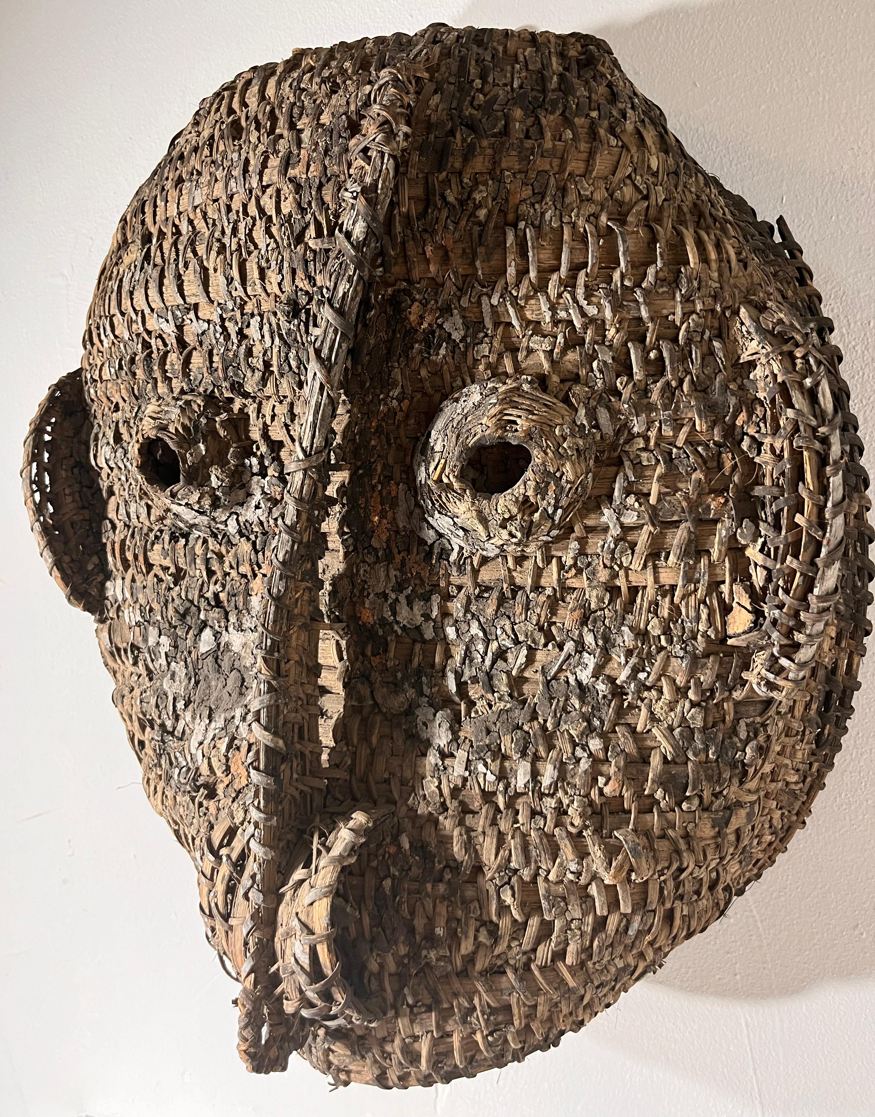 Arte popolare Maschera Oceaniana realizzata in  Fibre vegetali in vendita