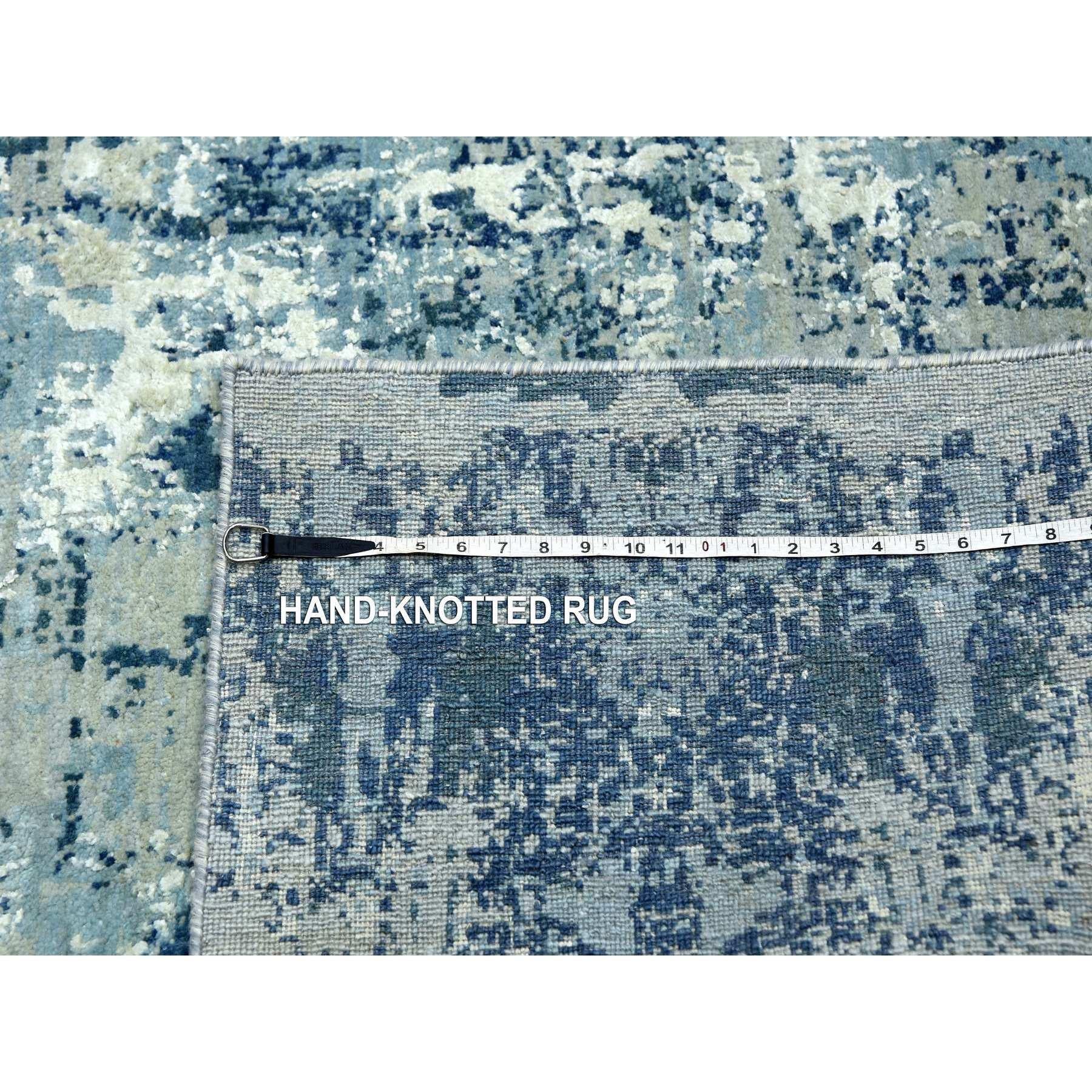 Handgeknüpfter quadratischer orientalischer Teppich aus reiner Seide und Wolle in ozeanischem Blau mit abstraktem Design im Angebot 4