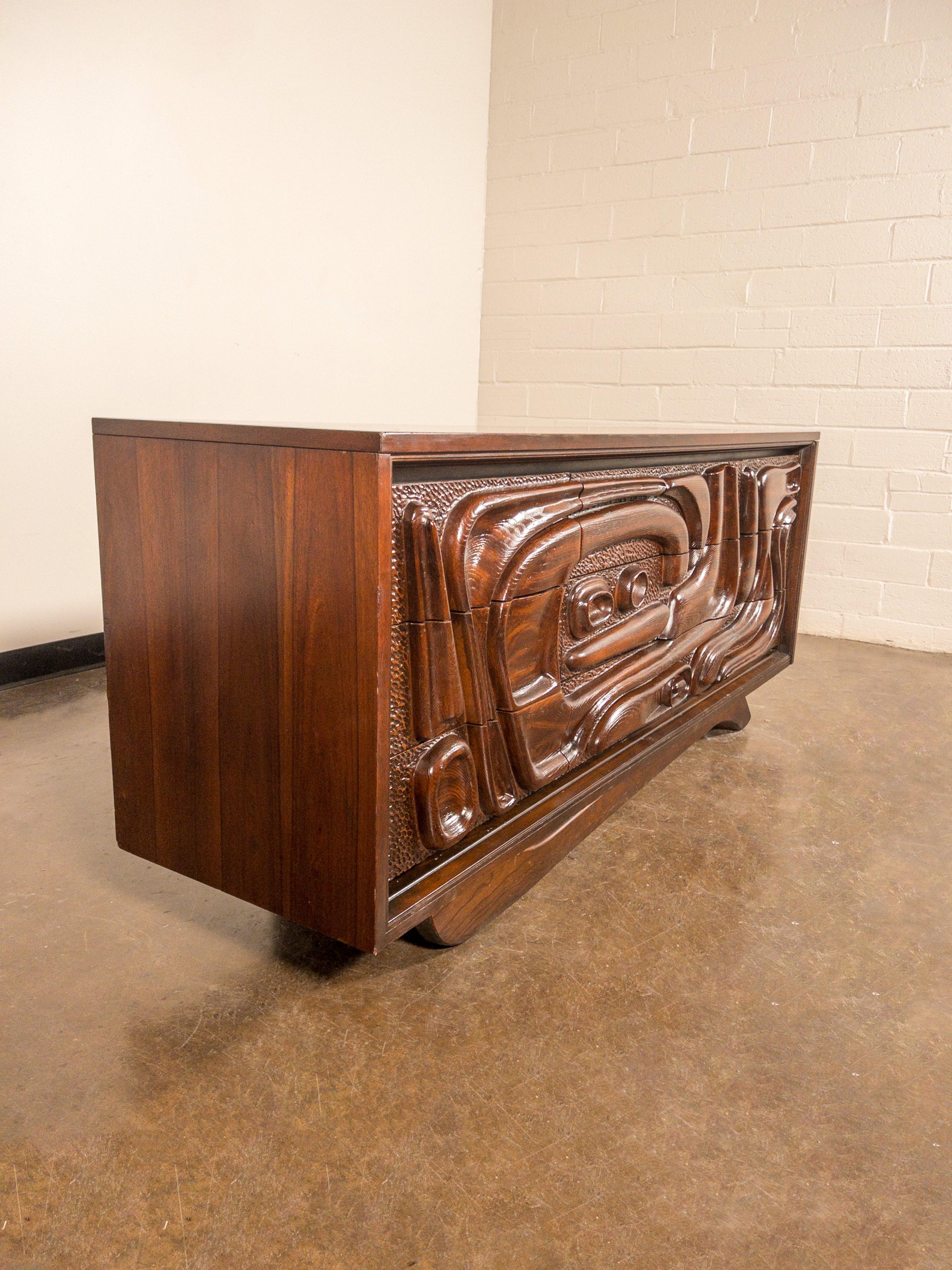 'Oceanic' Sculpted Walnut Dresser by Pulaski Furniture Corporation, circa 1969 7