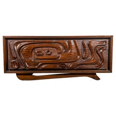 Le buffet en noyer sculpté « Oceanic » de Pulaski Furniture Corporation, vers 1969