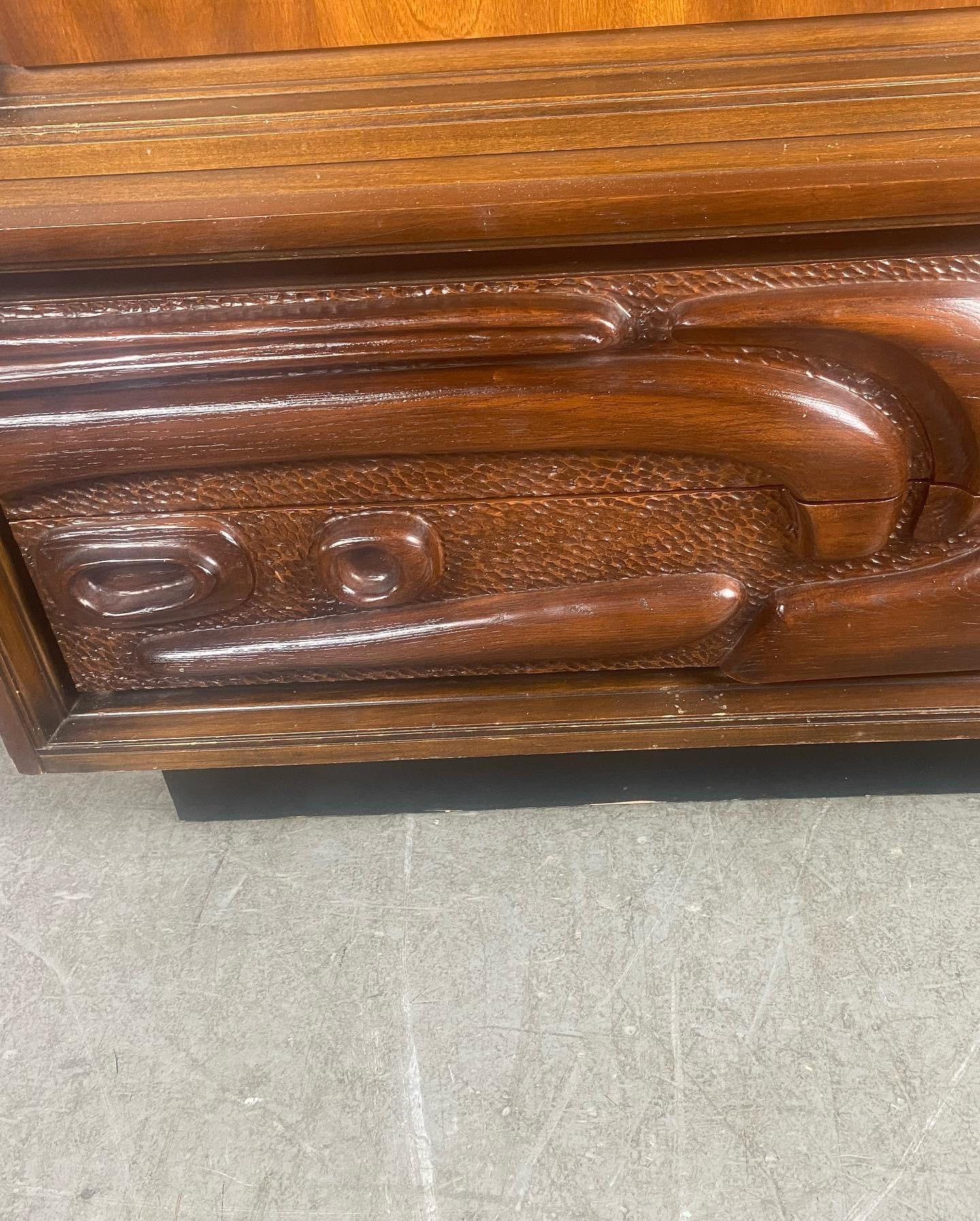 Oceanic Sculpted Walnut Highboy Dresser by Pulaski Furniture Co., Brutalist In Good Condition For Sale In Buffalo, NY