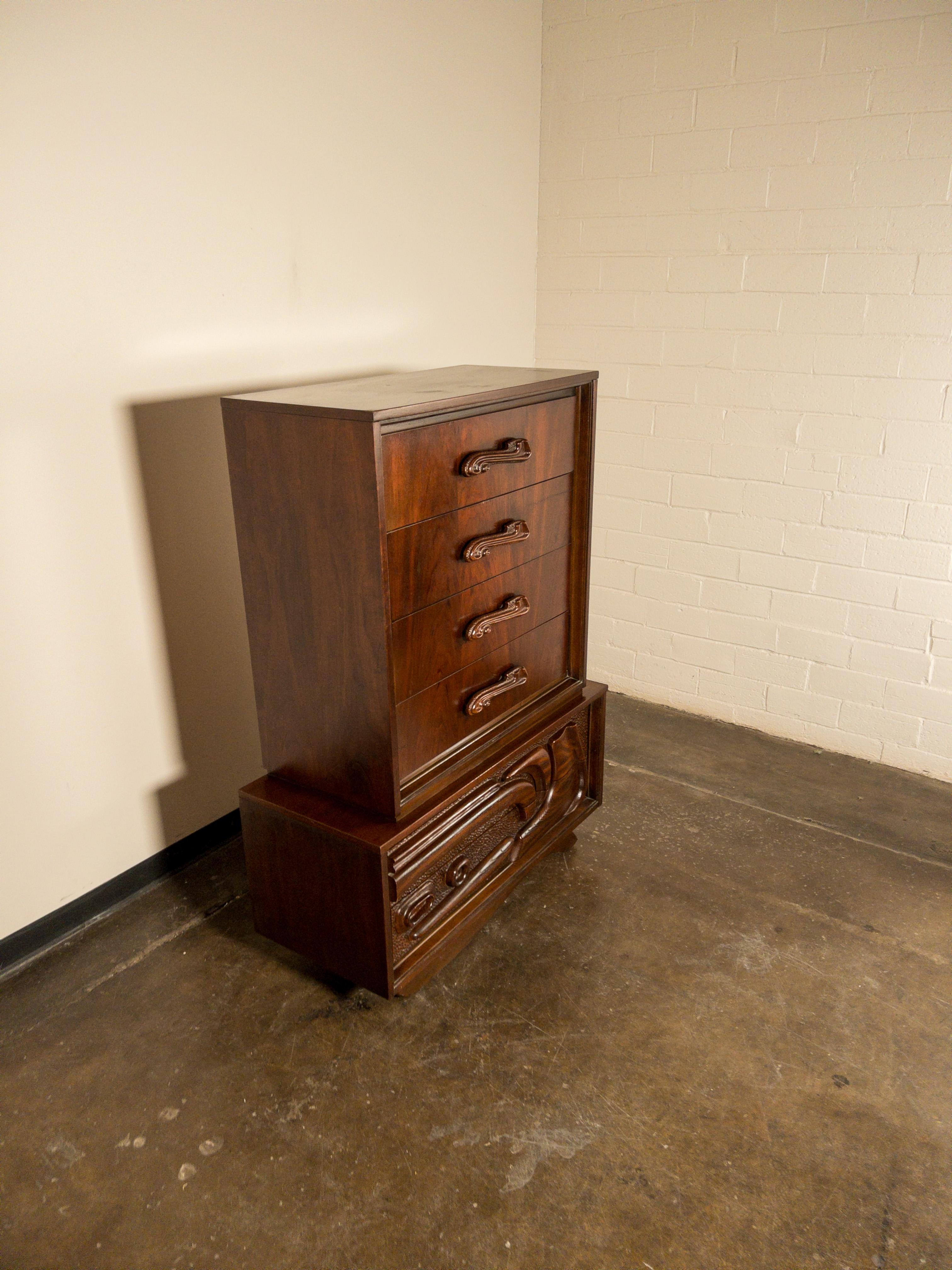 Mid-20th Century Oceanic Sculpted Walnut Highboy Dresser by Pulaski Furniture Co., circa 1969