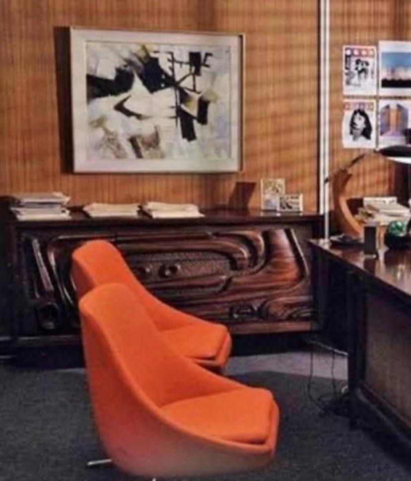 Mesilla de noche de nogal esculpido Oceanic de Pulaski Furniture Co, c 1969, repintada en venta 11
