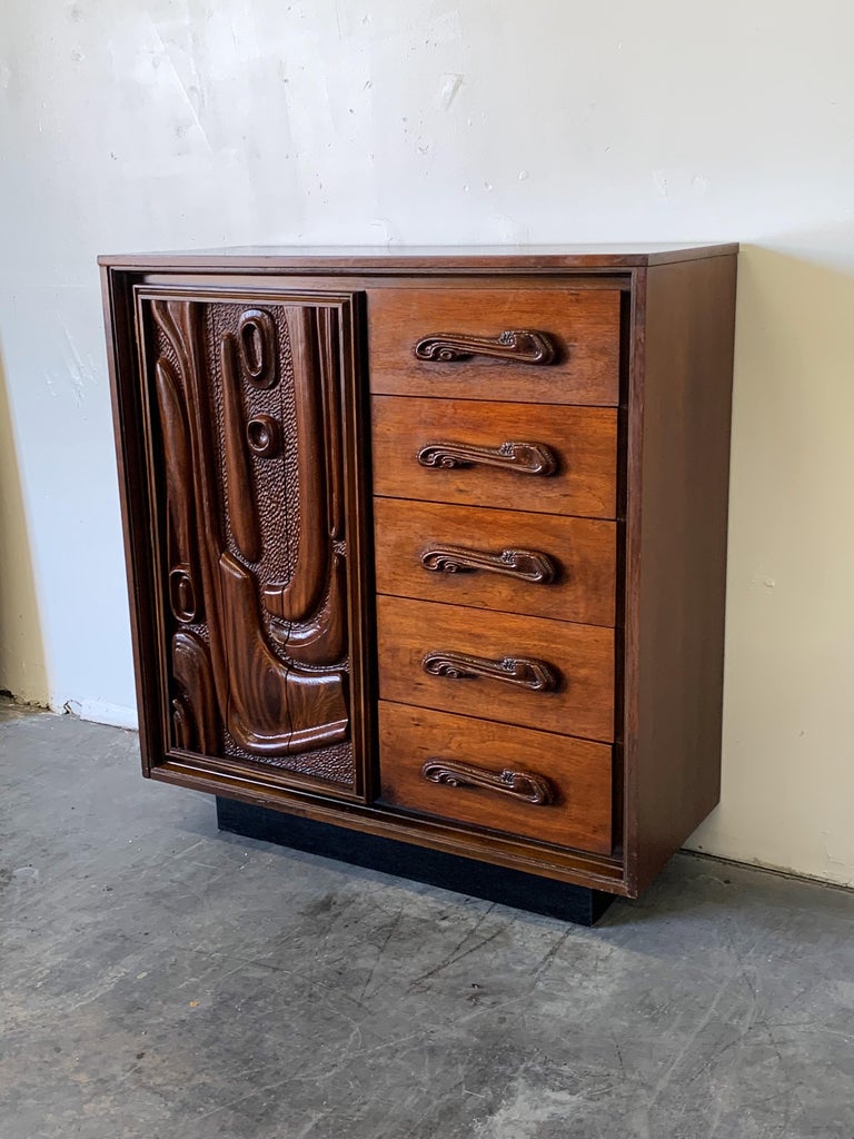 Oceanic Sculpted Walnut SixPiece Bedroom Set by Pulaski Furniture Co