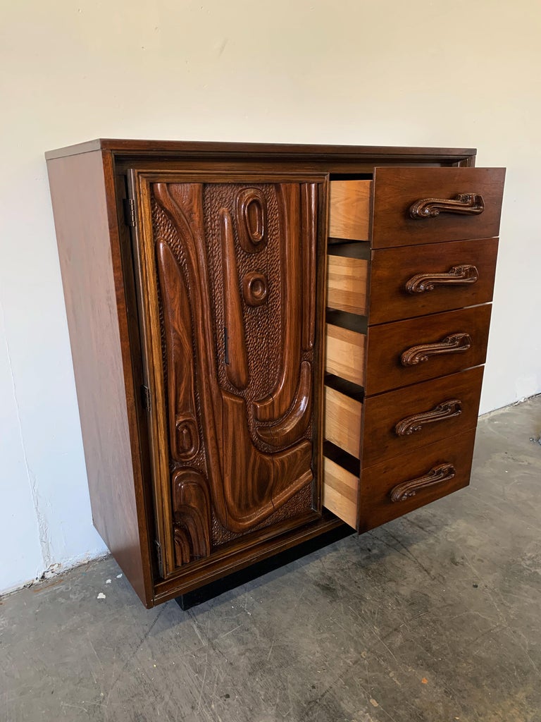 Oceanic Sculpted Walnut SixPiece Bedroom Set by Pulaski Furniture Co