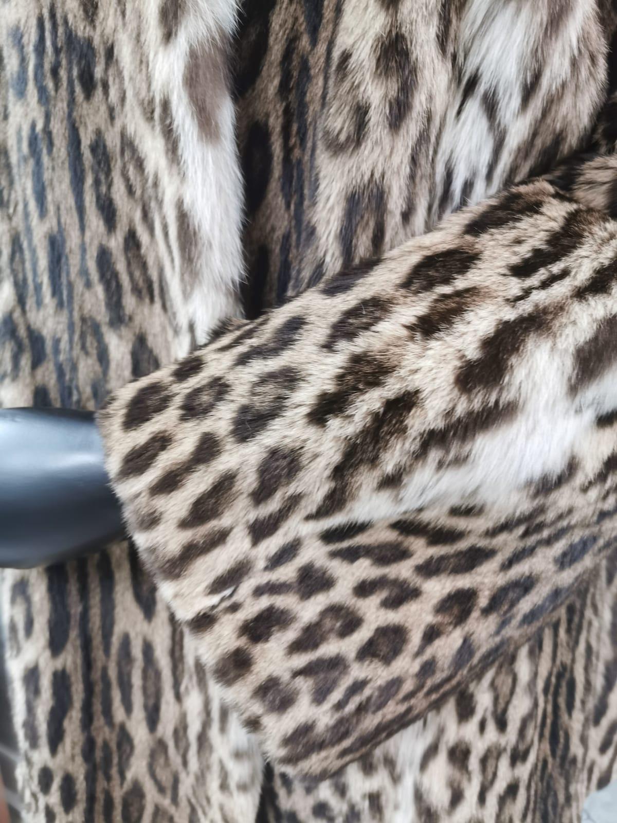 Brown Unused ocelot fur coat size 10