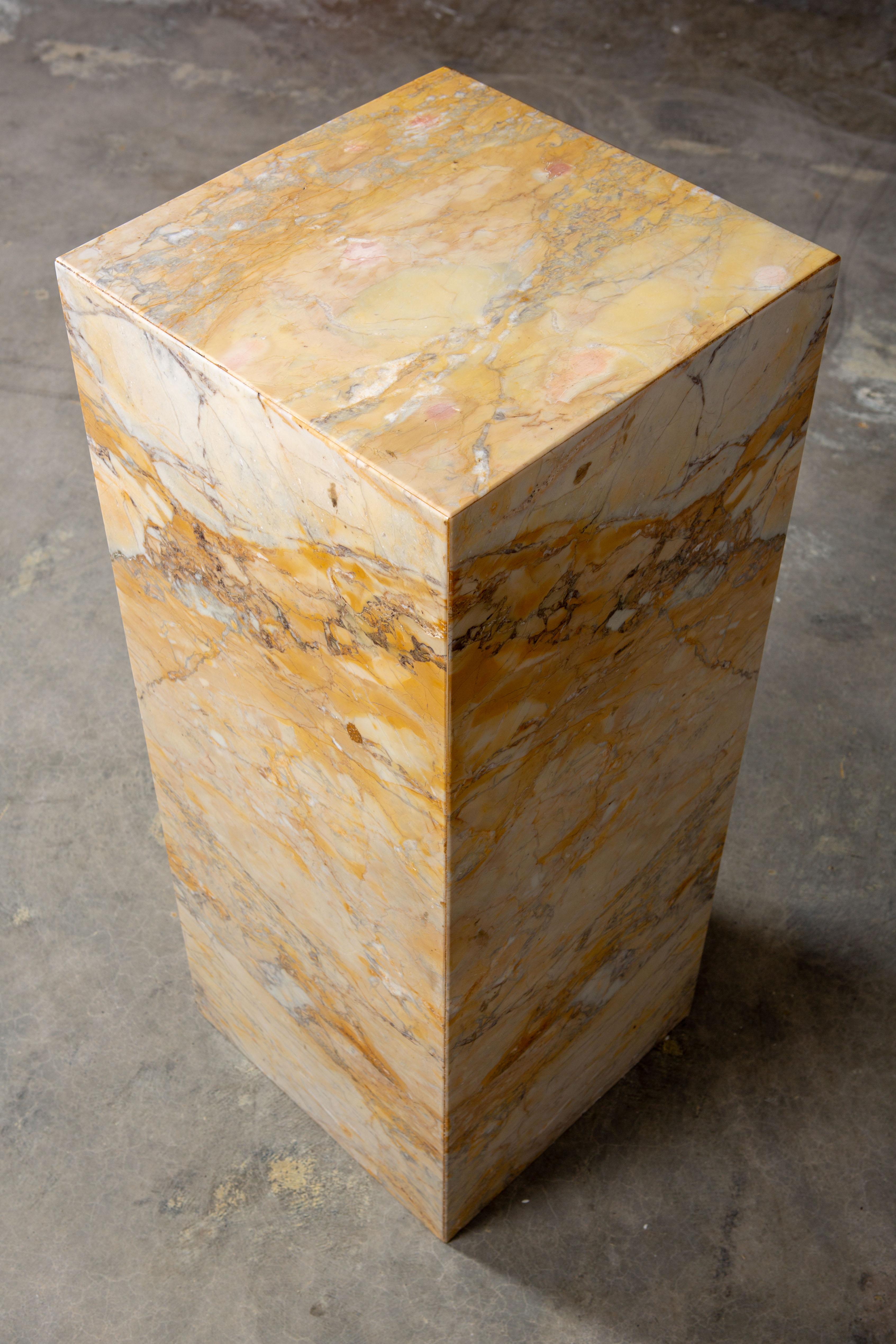 Ochre and Tan Midcentury Marble Italian Pedestal In Good Condition In New York, NY
