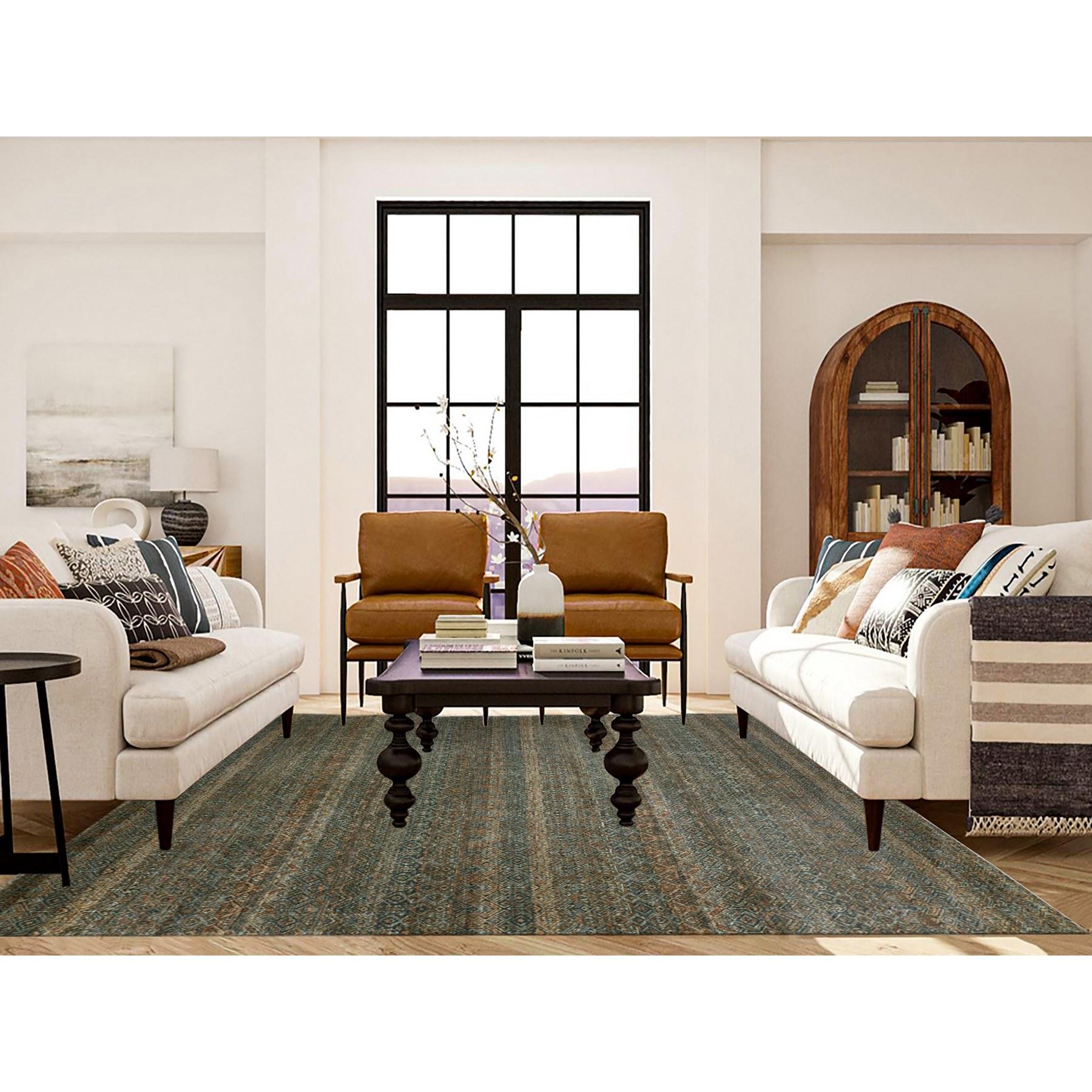 Ce fabuleux tapis noué à la main a été créé et conçu pour une résistance et une durabilité accrues. Ce tapis a été fabriqué à la main pendant des semaines selon la méthode traditionnelle qui est utilisée pour faire des
Taille exacte du tapis en