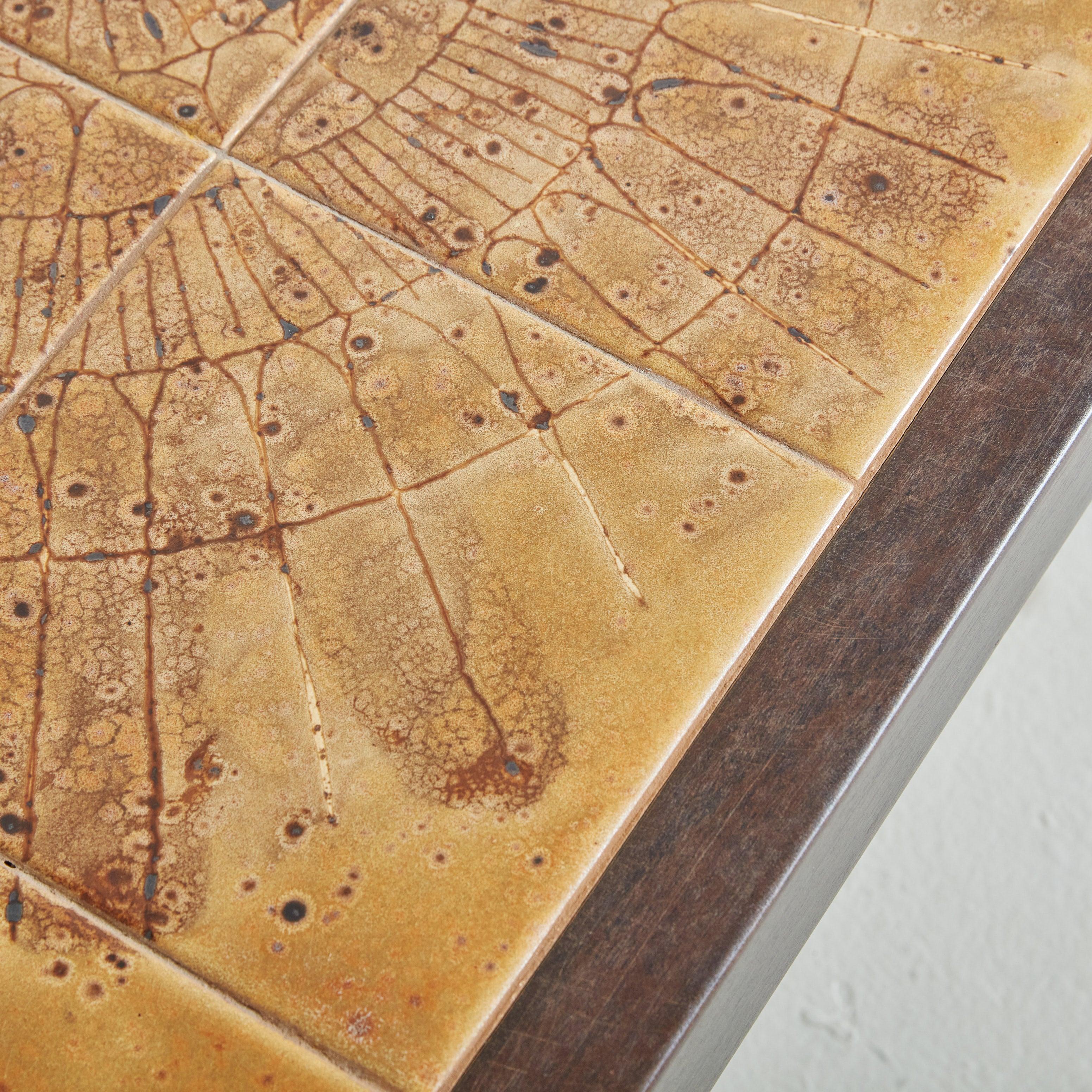 Milieu du XXe siècle Table basse en céramique ocre avec cadre en bois par Jean D'Asti, France, années 1960 en vente