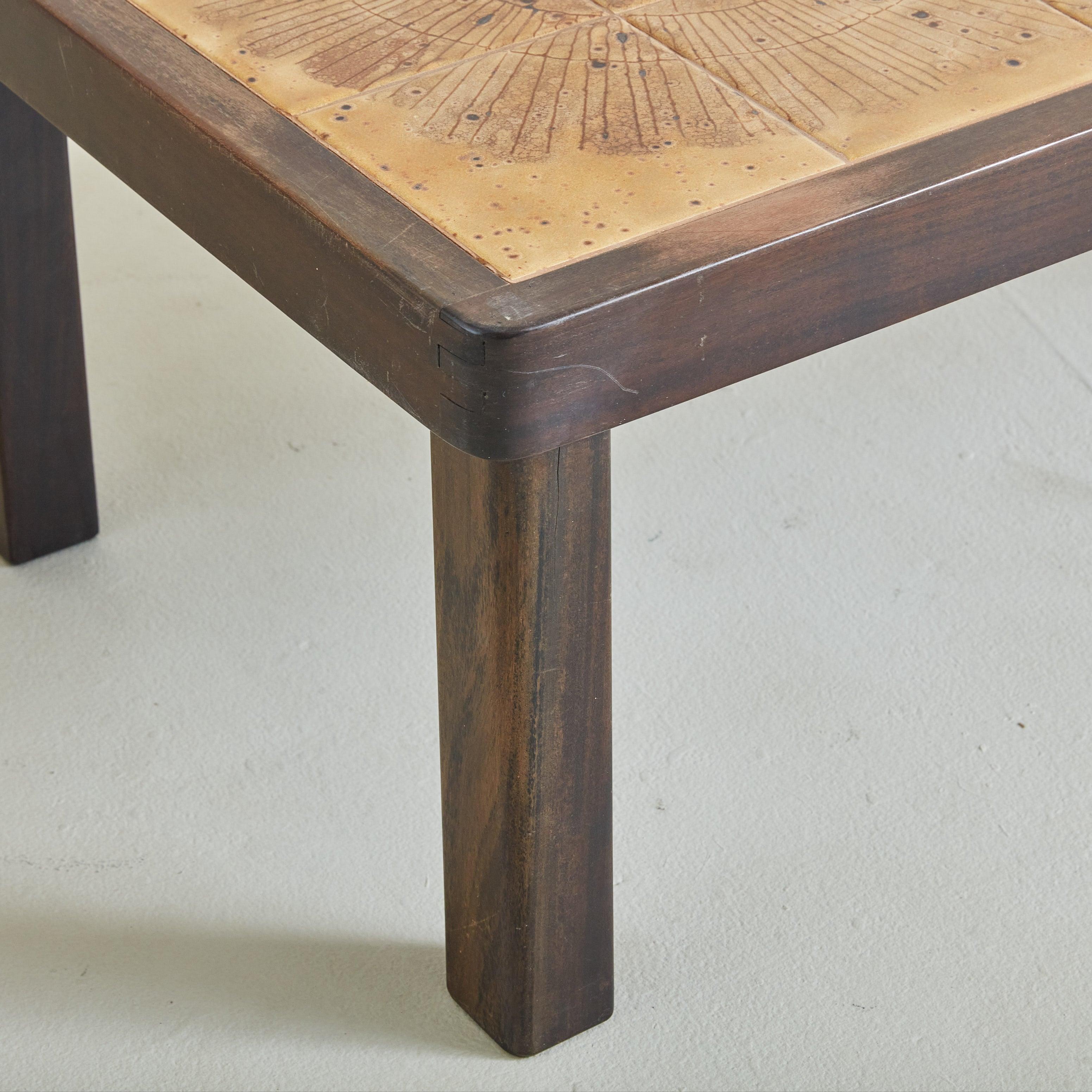 Table basse en céramique ocre avec cadre en bois par Jean D'Asti, France, années 1960 en vente 1