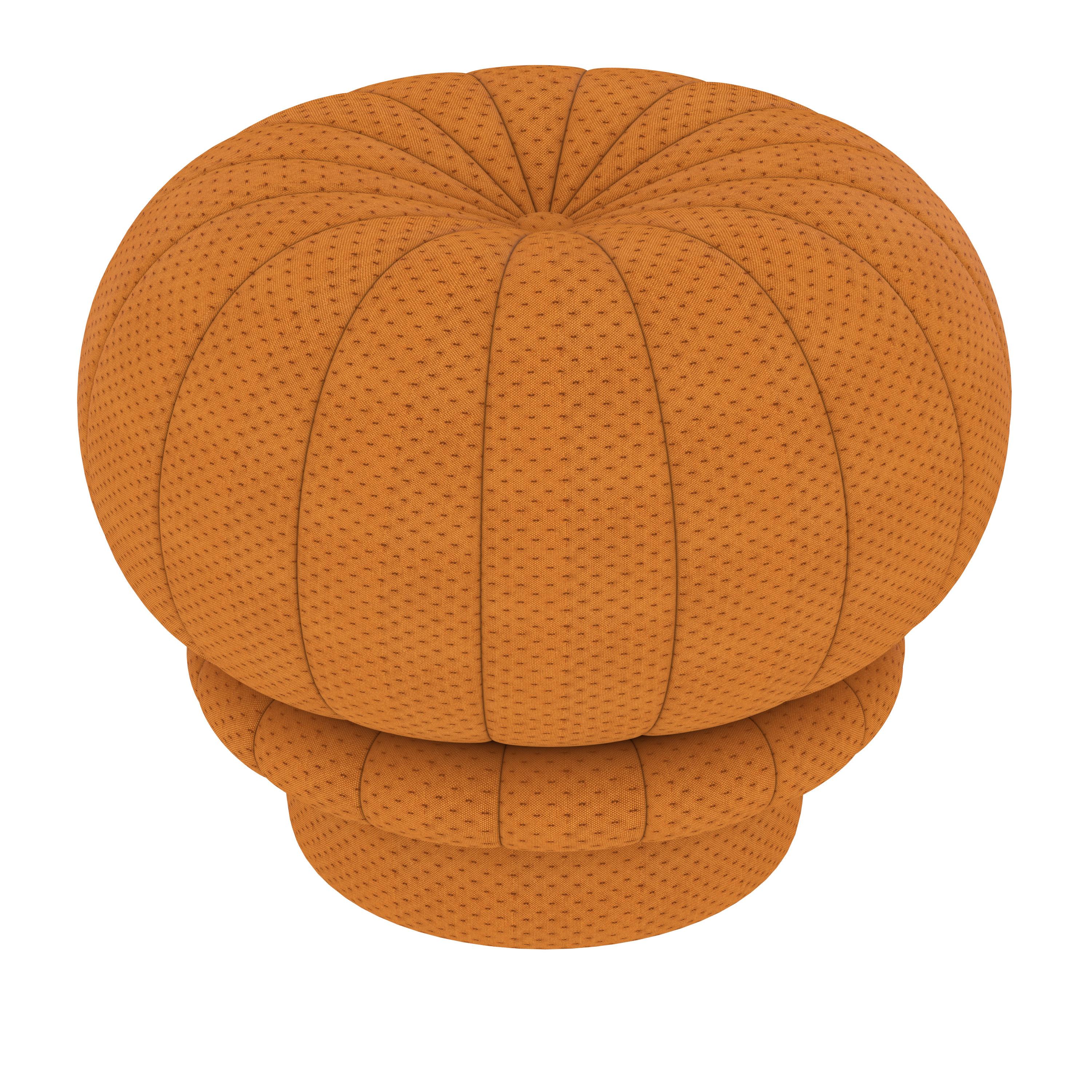 Pouf Claudie ocra di HARTO
Dimensioni: L 55 x P 55 x H 46 cm. 
Materiali: 88% poliestere, 12% poliestere riciclato, legno massiccio, compensato.
Peso: 7.4 kg

Il pouf Claudie è rotondo, grassoccio e paffuto, invita al comfort e si integra con le
