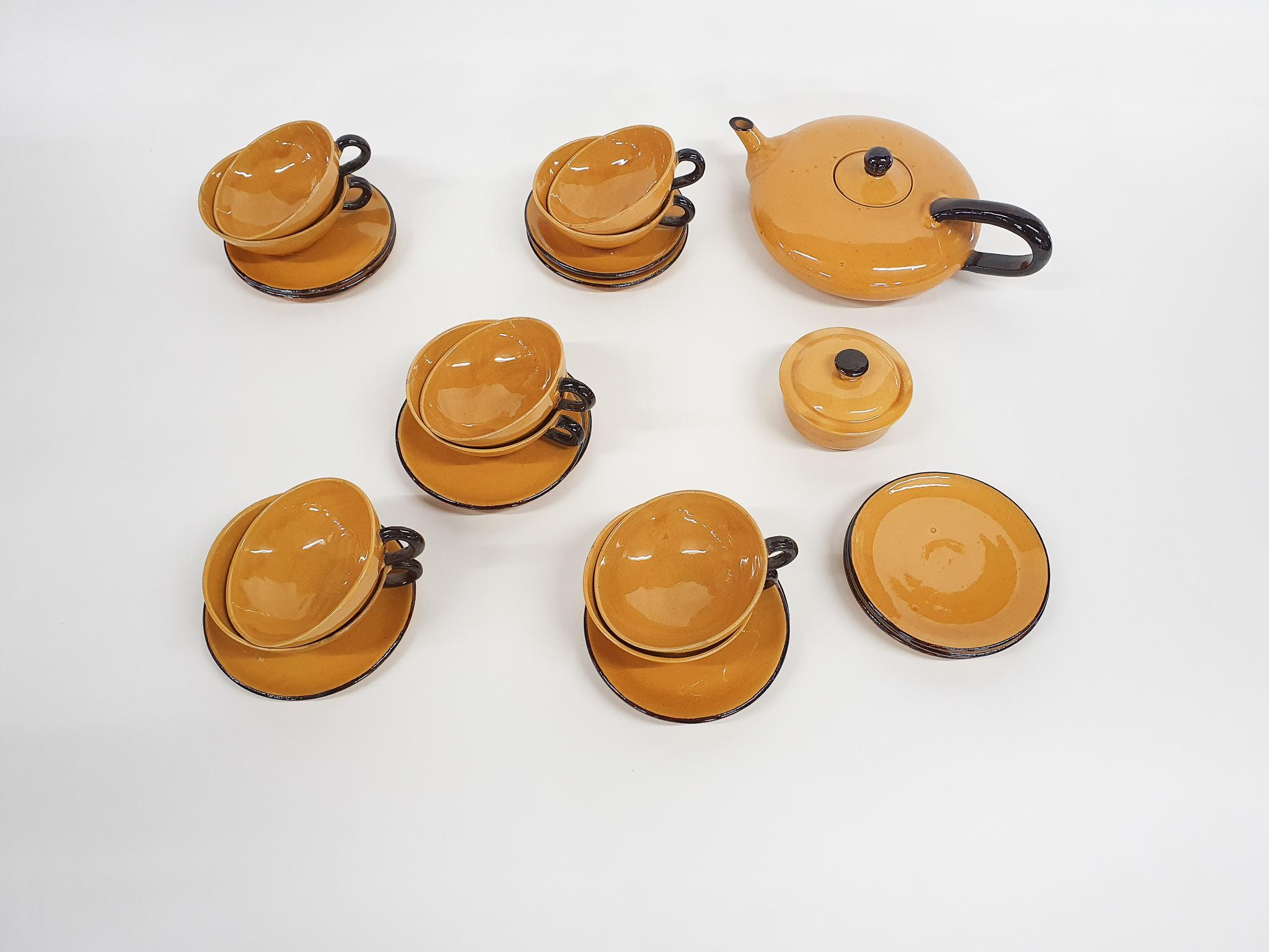 Ochre Porcelain Tableware by Roger Mourre for Dieulefit, France, 1950's In Good Condition For Sale In Amsterdam, NL