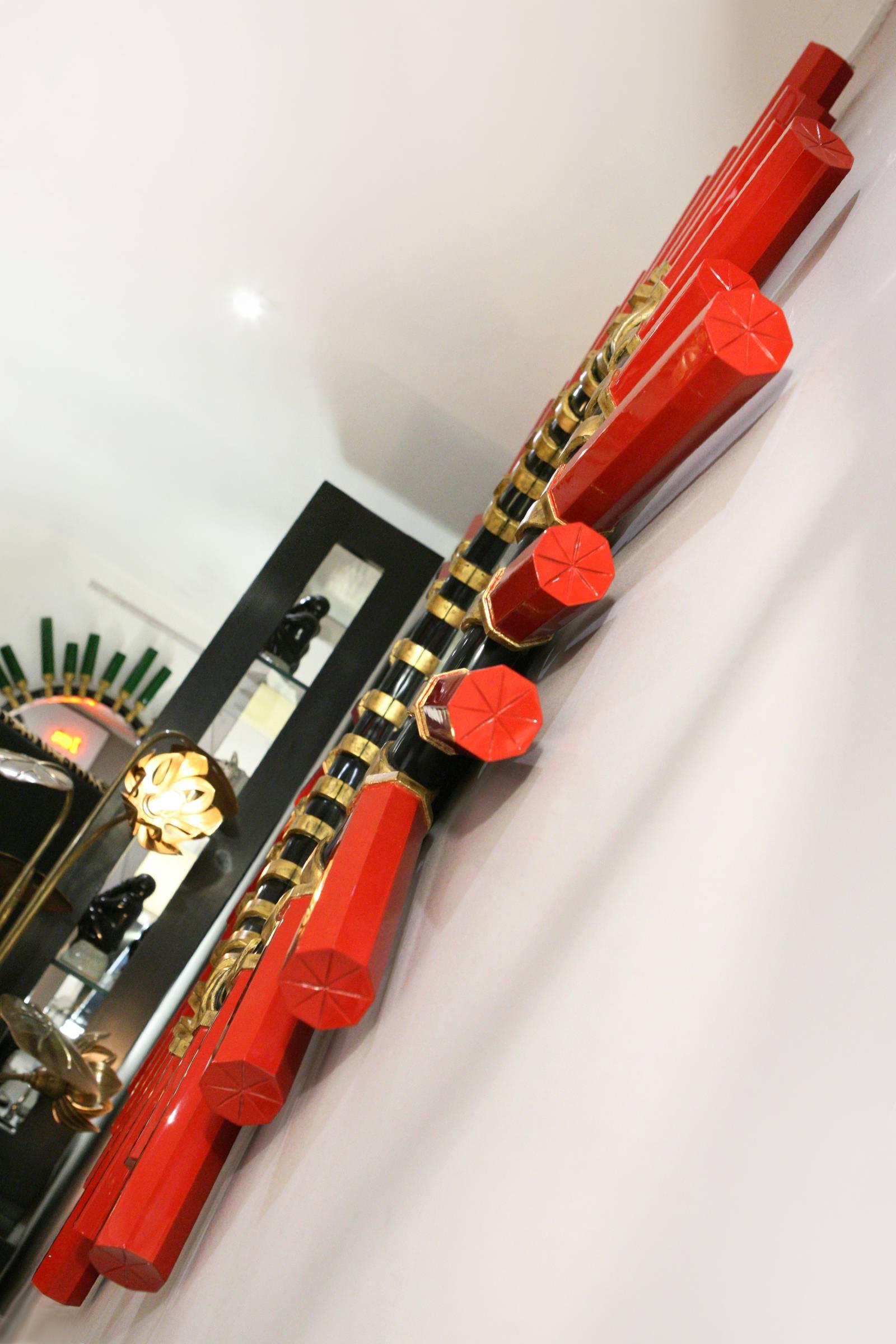 Specchio O'Clock con finitura laccata smeraldo o rosso in vendita 2