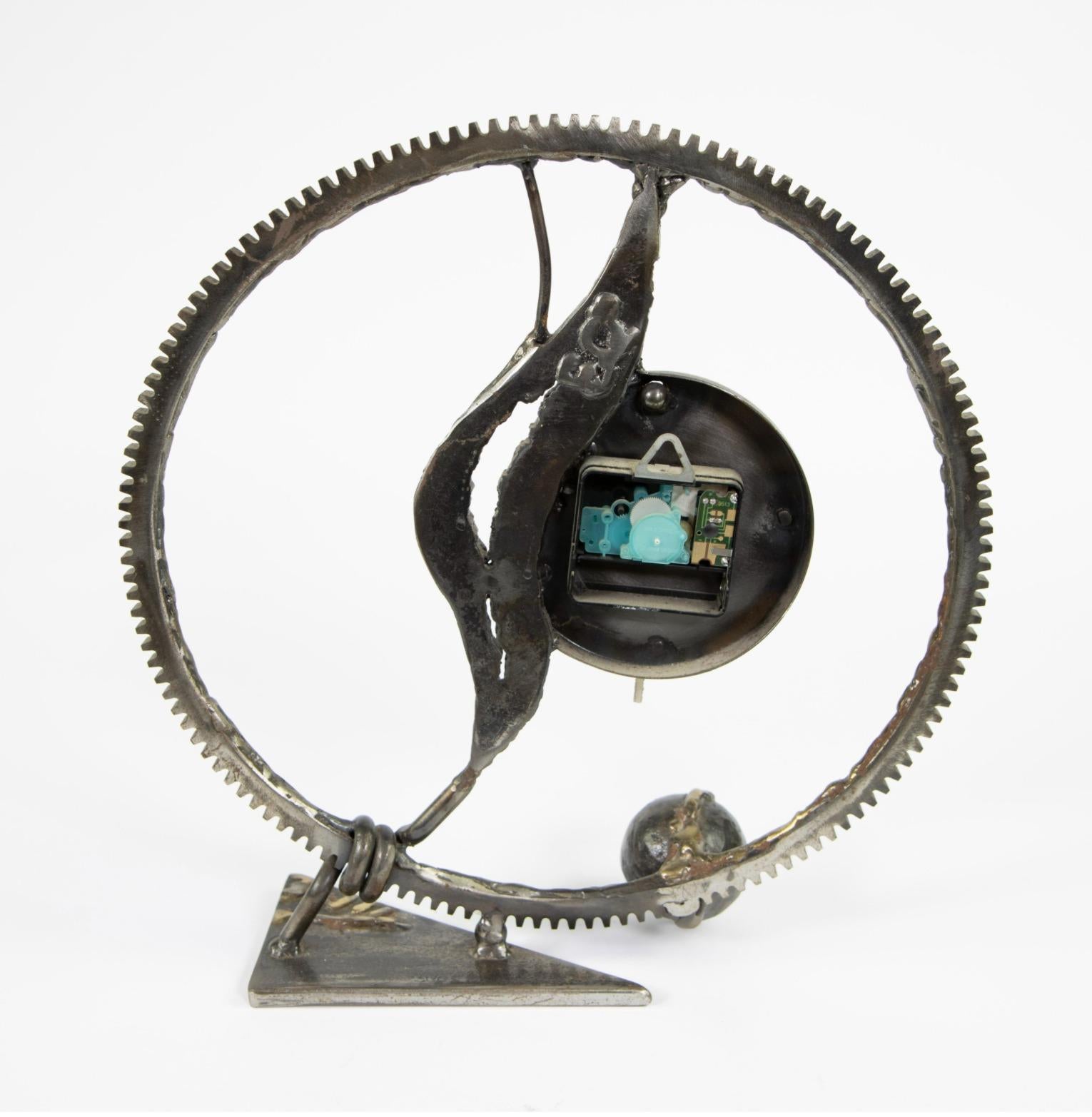 O'clock sculpture, by Vruchtbaarheid
20th century
Title and monogram
Very good condition

Dimensions

H 51.5cm.