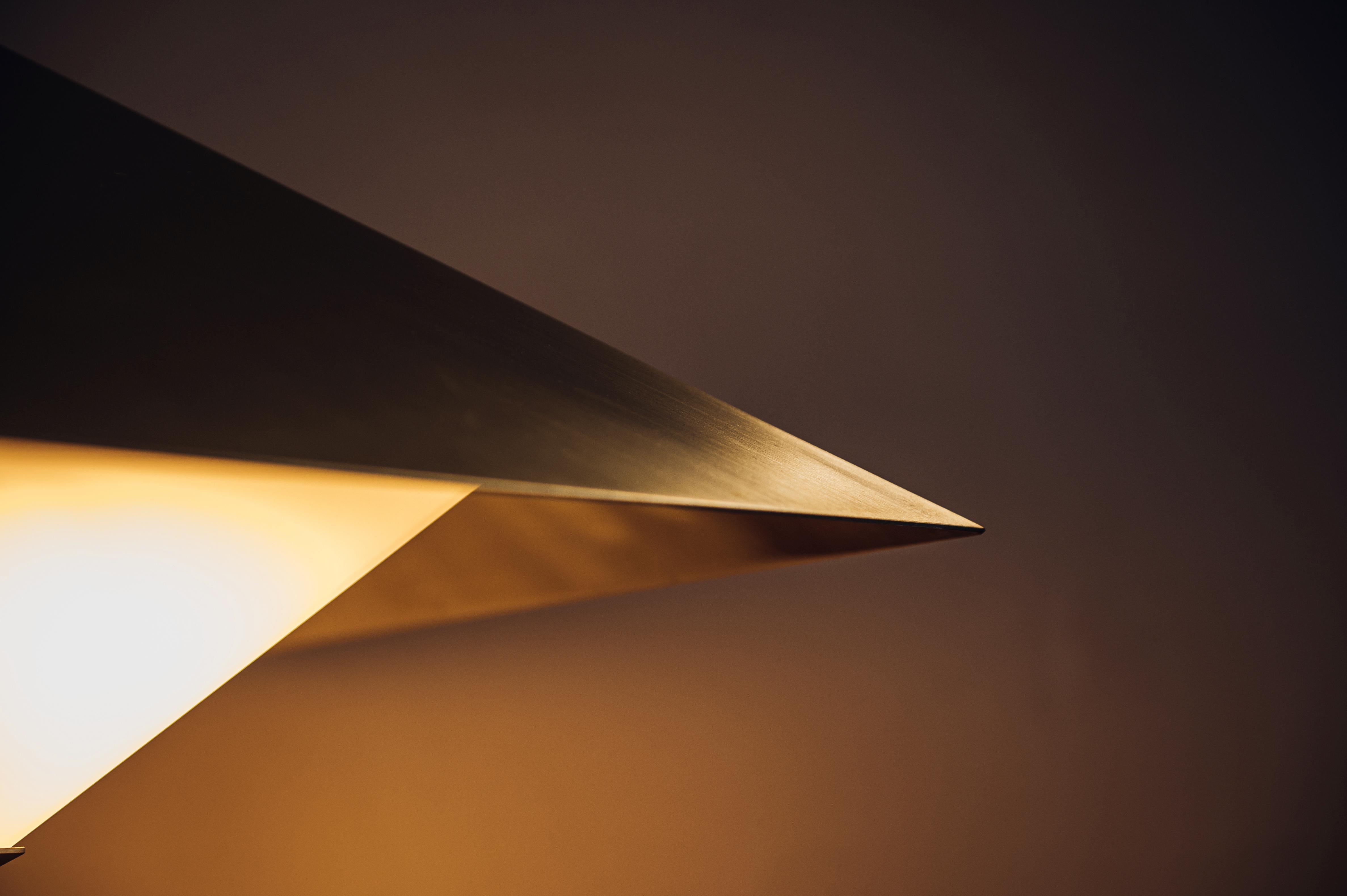 Moderne Lampe de table Octa en laiton de Diaphan Studio, représentée par Tuleste Factory en vente