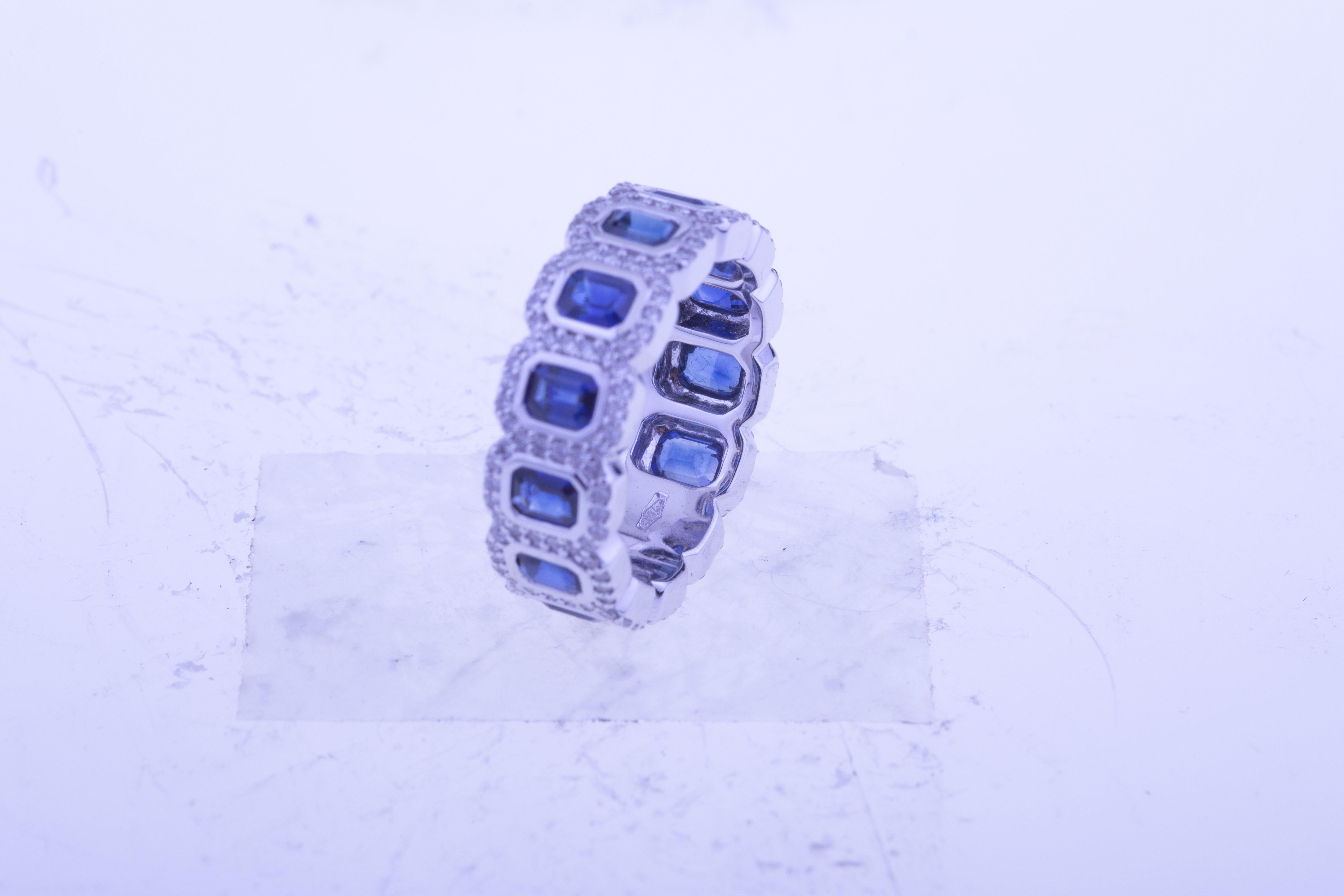 Octagon Blue Sapphires Set in White Gold with Diamonds In New Condition For Sale In Roma, IT