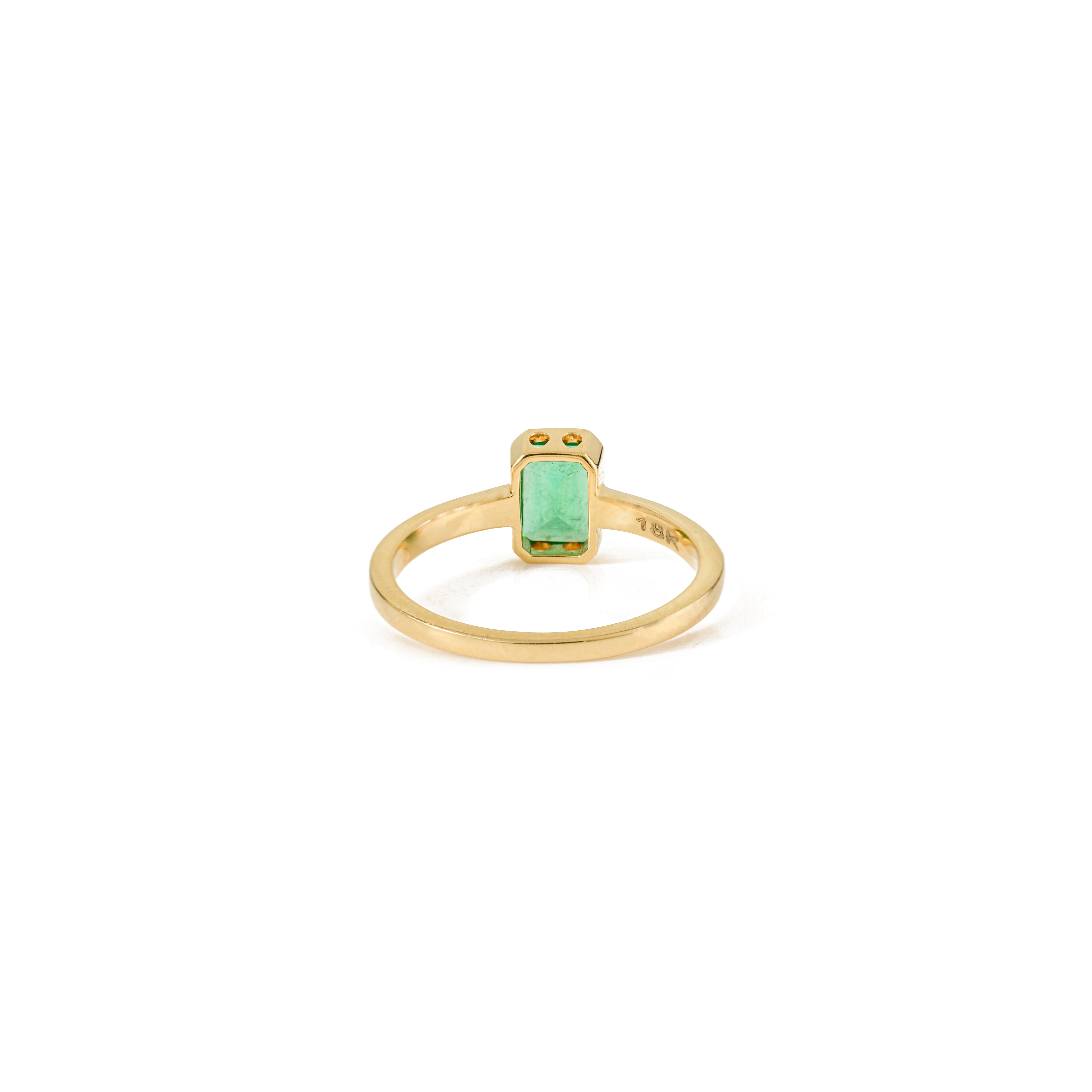 in vendita:  Anello solitario unisex con smeraldo taglio ottagono da 0,87 carati in oro giallo massiccio 18 carati 3