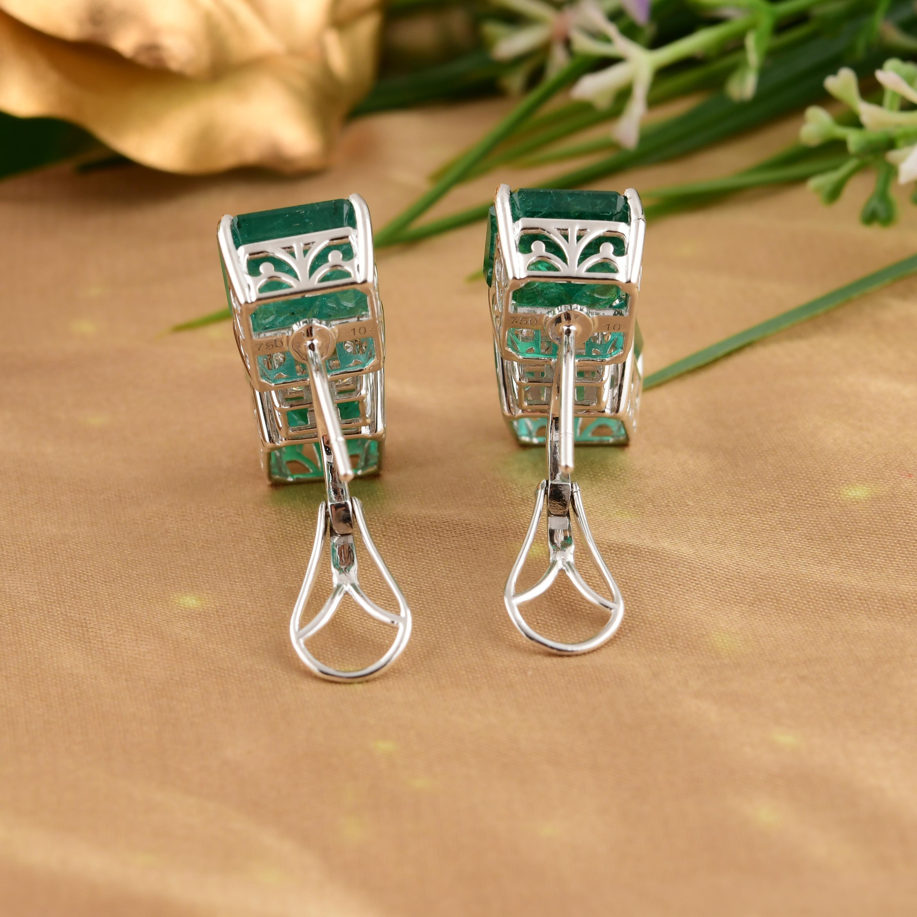 Pendientes de gota de diamante esmeralda zambiana talla octágono 24,5Tcw Oro blanco 14 quilates en venta 1