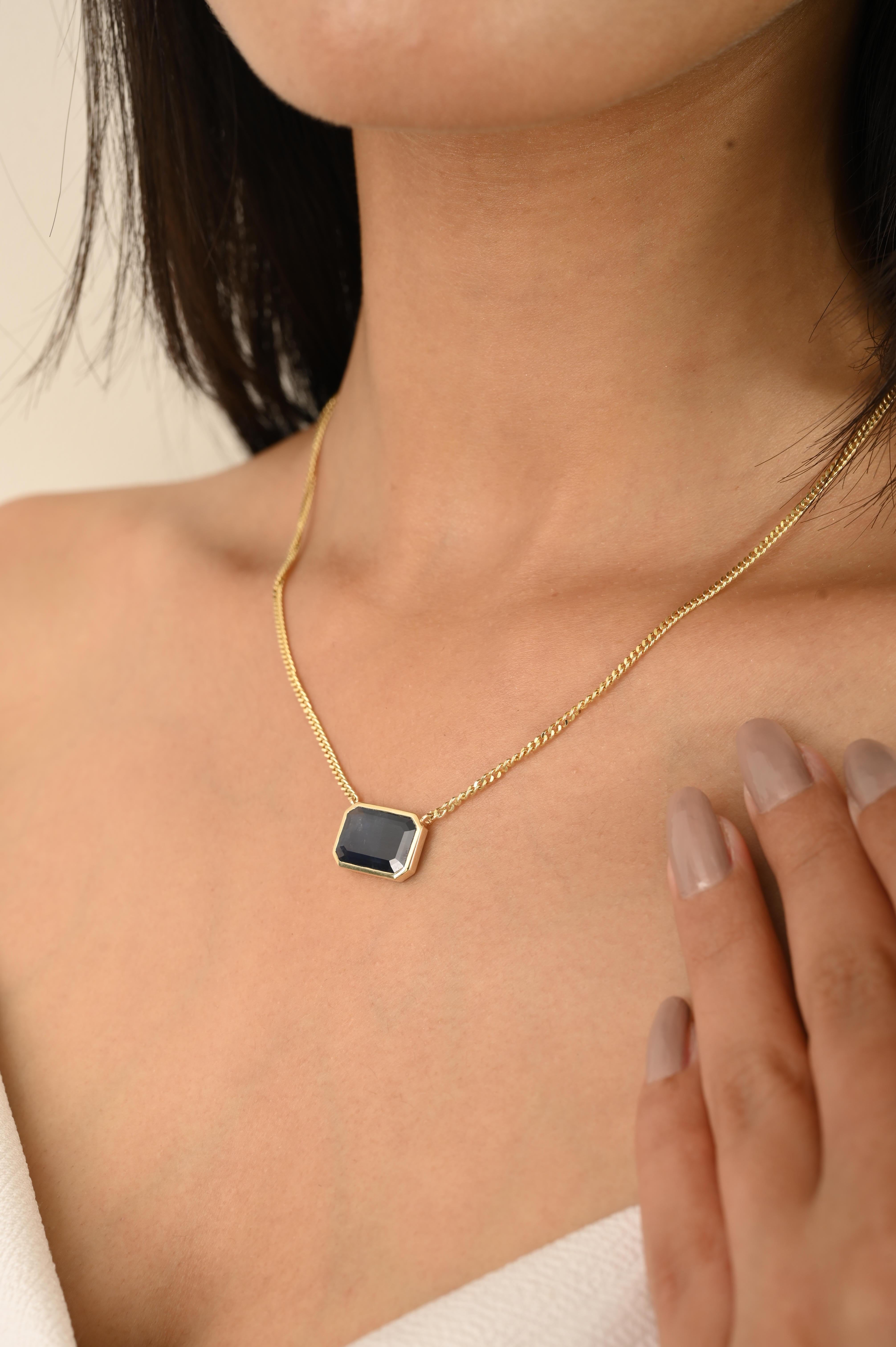 Collier à pendentifs en saphir bleu taillé en octogone et en or jaune 14 carats pour femmes Pour femmes en vente
