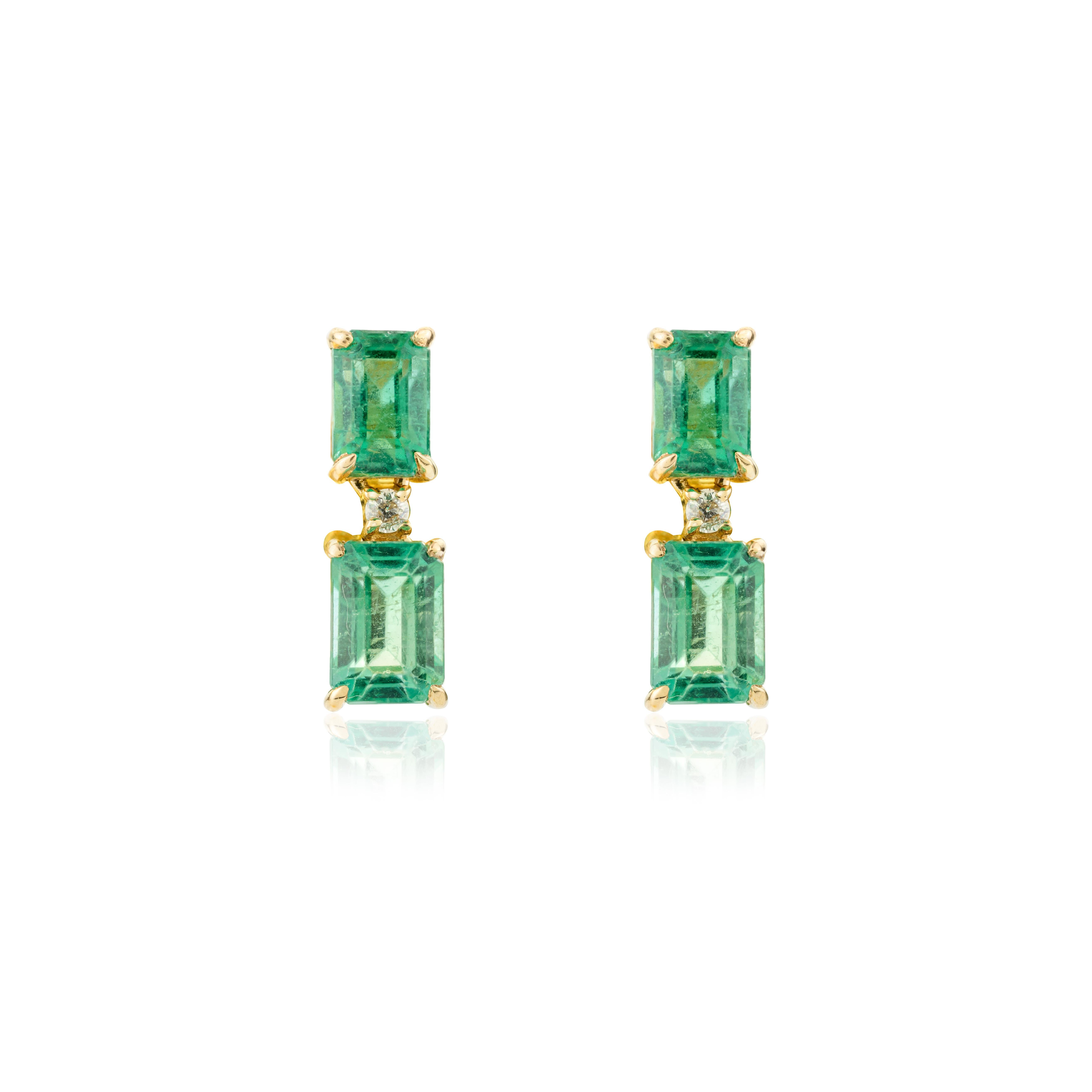 Contemporary Octagon Cut Emerald Diamond Dangle Earrings for Wedding in 18k Solid Yellow Gold For Sale