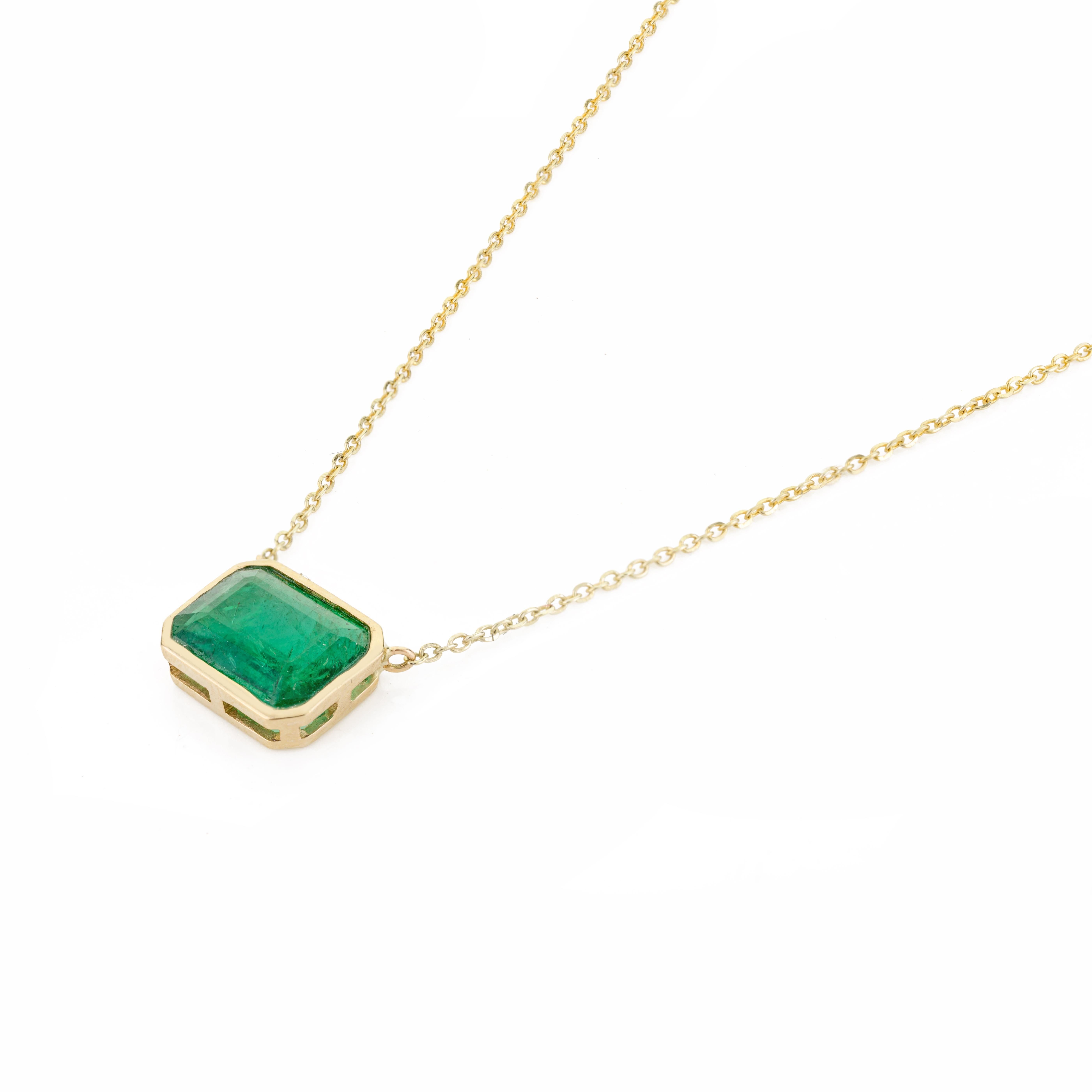 Art déco Collier de chaîne en or jaune massif 14k avec émeraude de taille octogonale en vente