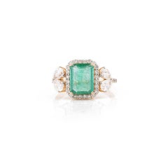 Bague cocktail grande taille en or jaune massif 18 carats avec diamants et émeraude de naissance