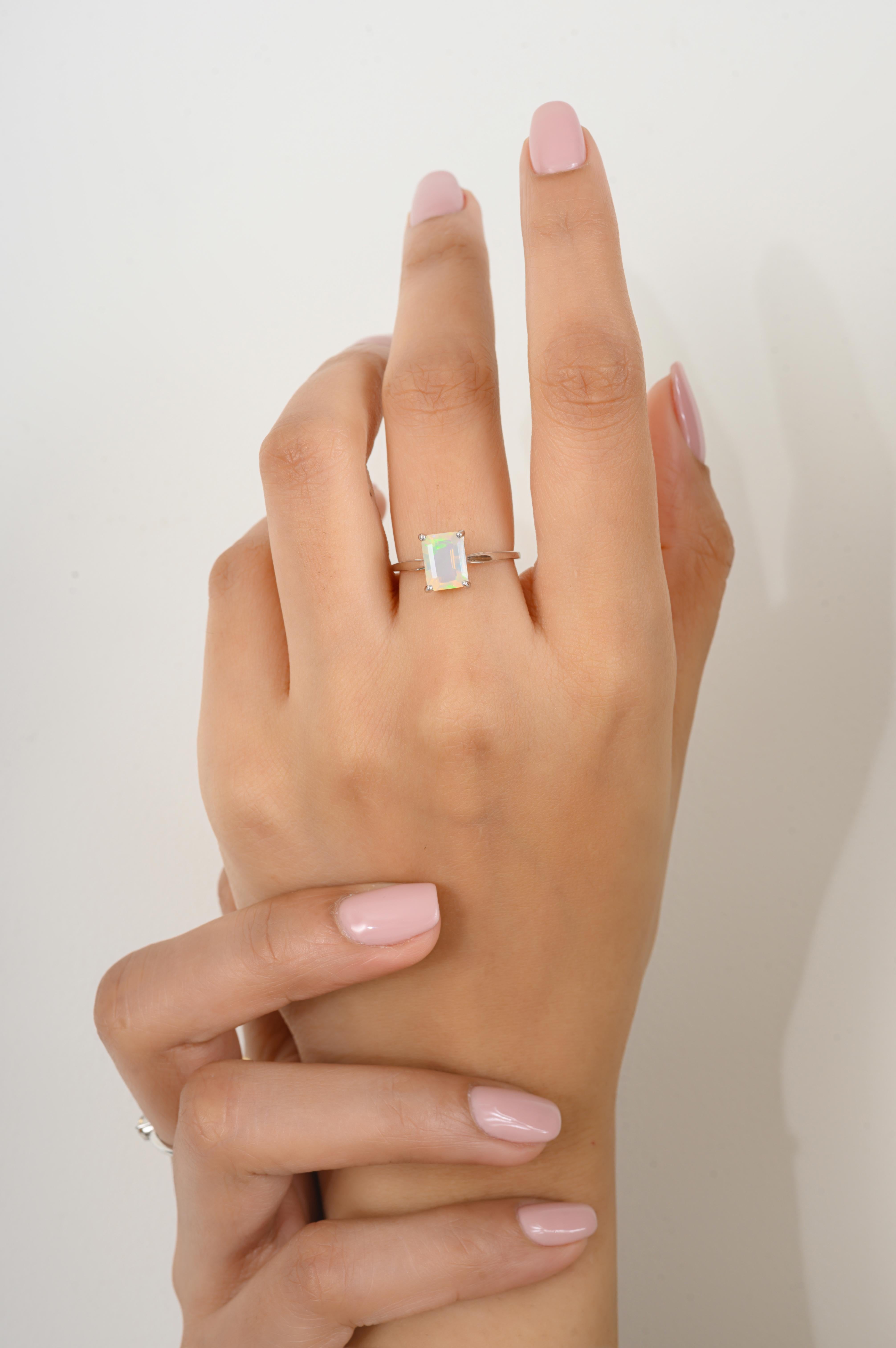 Im Angebot: Achteckiger Opal im Achteckschliff Everyday Solitär Ring in 14k massivem Weißgold Fassungen () 2