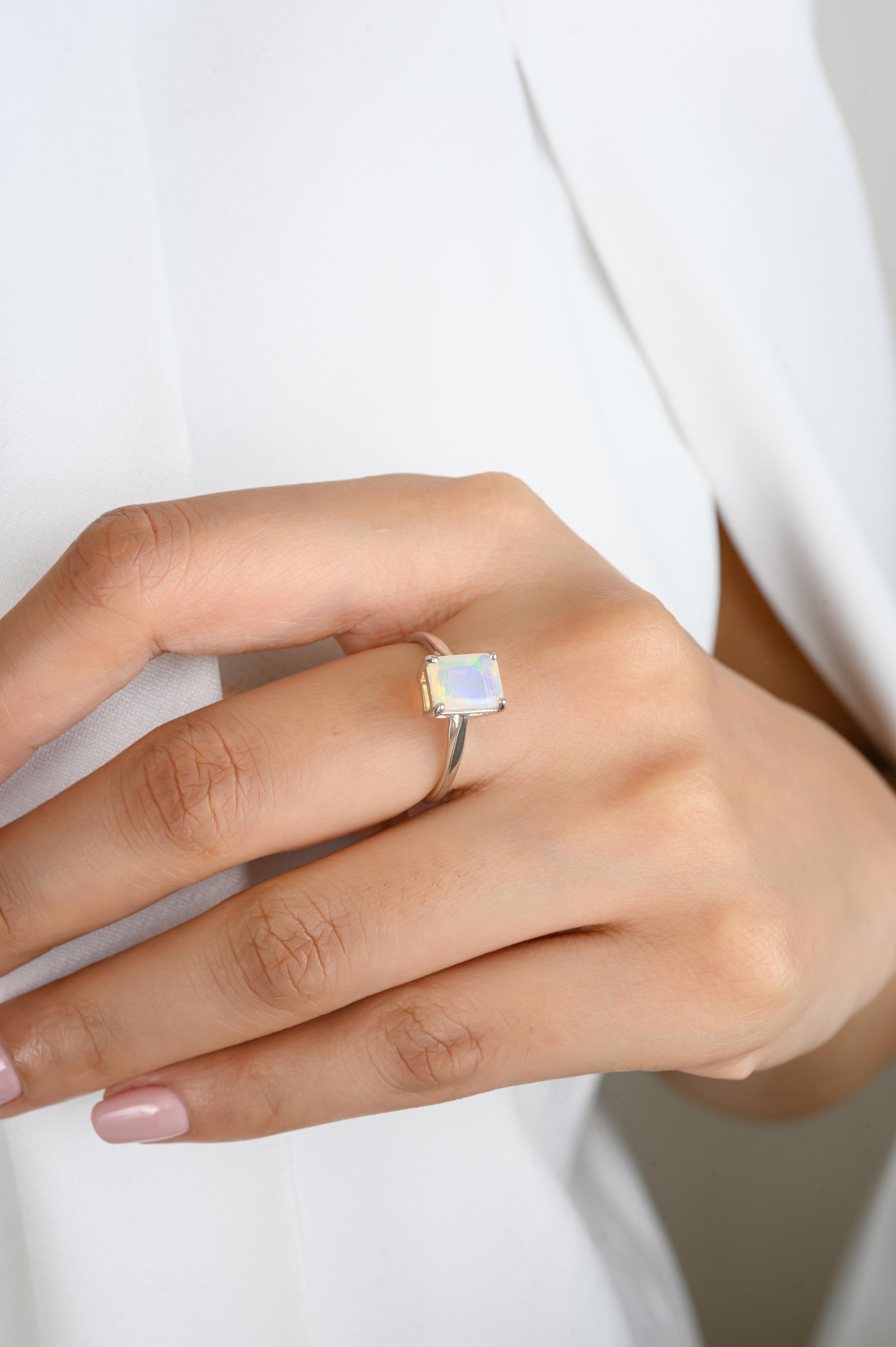 Im Angebot: Achteckiger Opal im Achteckschliff Everyday Solitär Ring in 14k massivem Weißgold Fassungen () 4