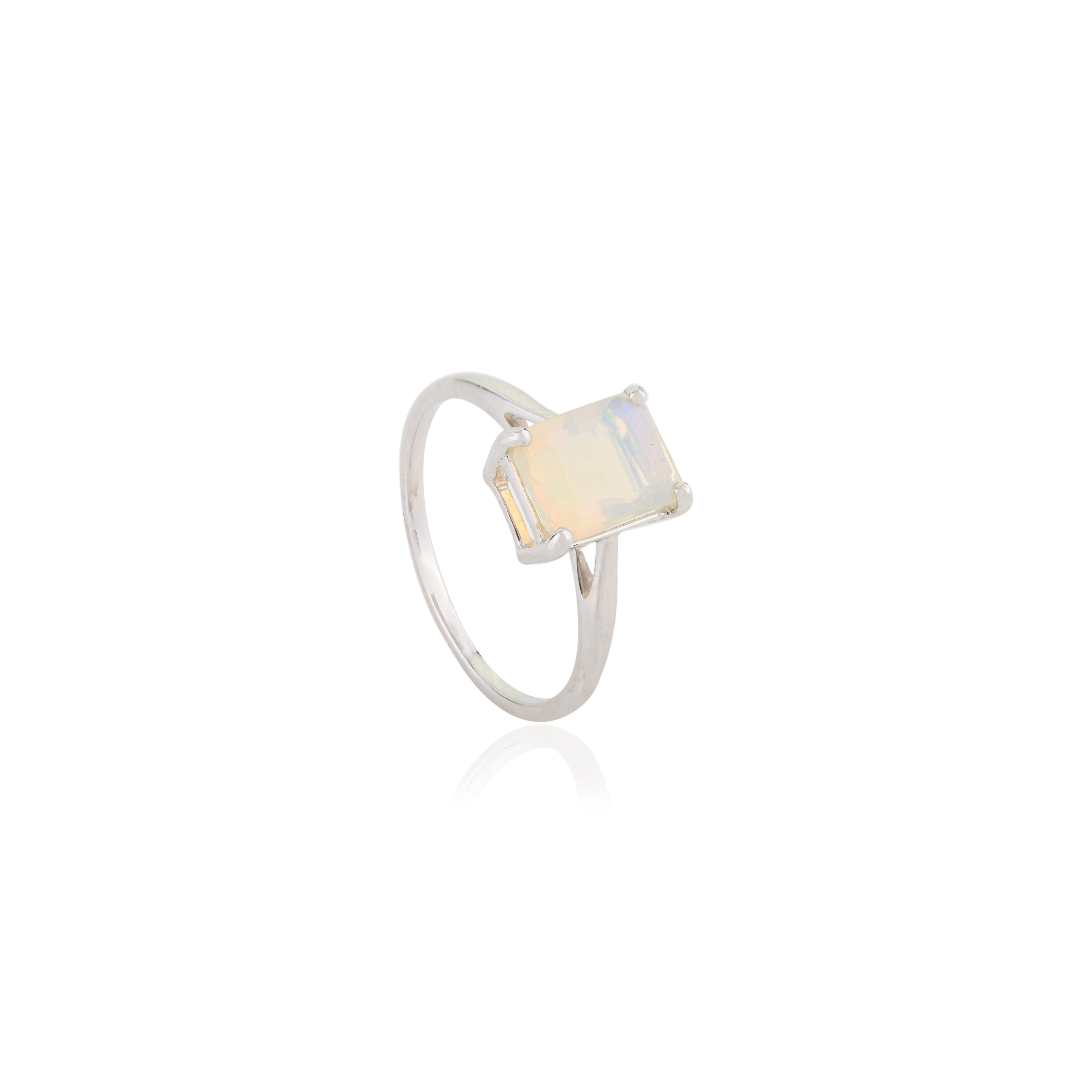 Im Angebot: Achteckiger Opal im Achteckschliff Everyday Solitär Ring in 14k massivem Weißgold Fassungen () 5