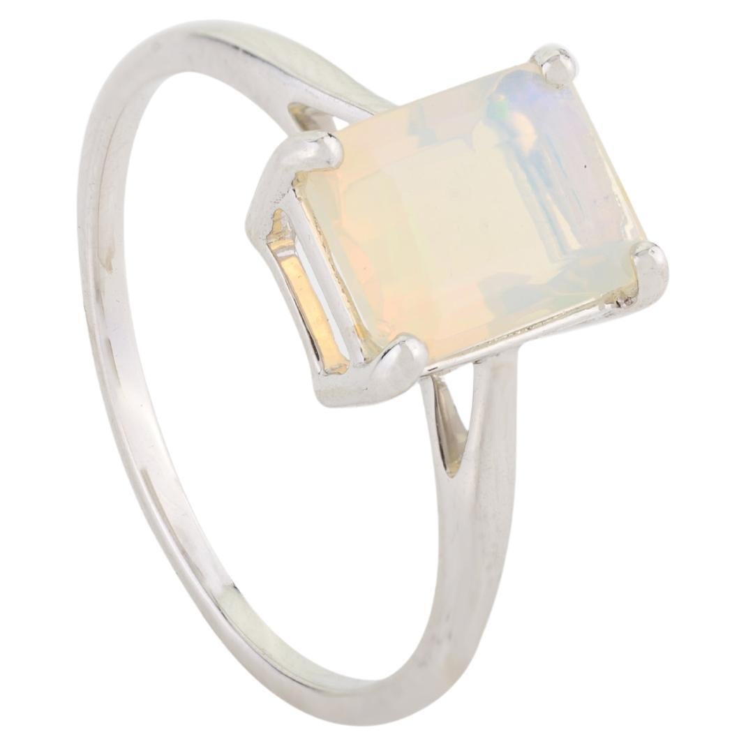 Anillo solitario de Ópalo talla octágono para todos los días en montura de oro blanco macizo de 14k
