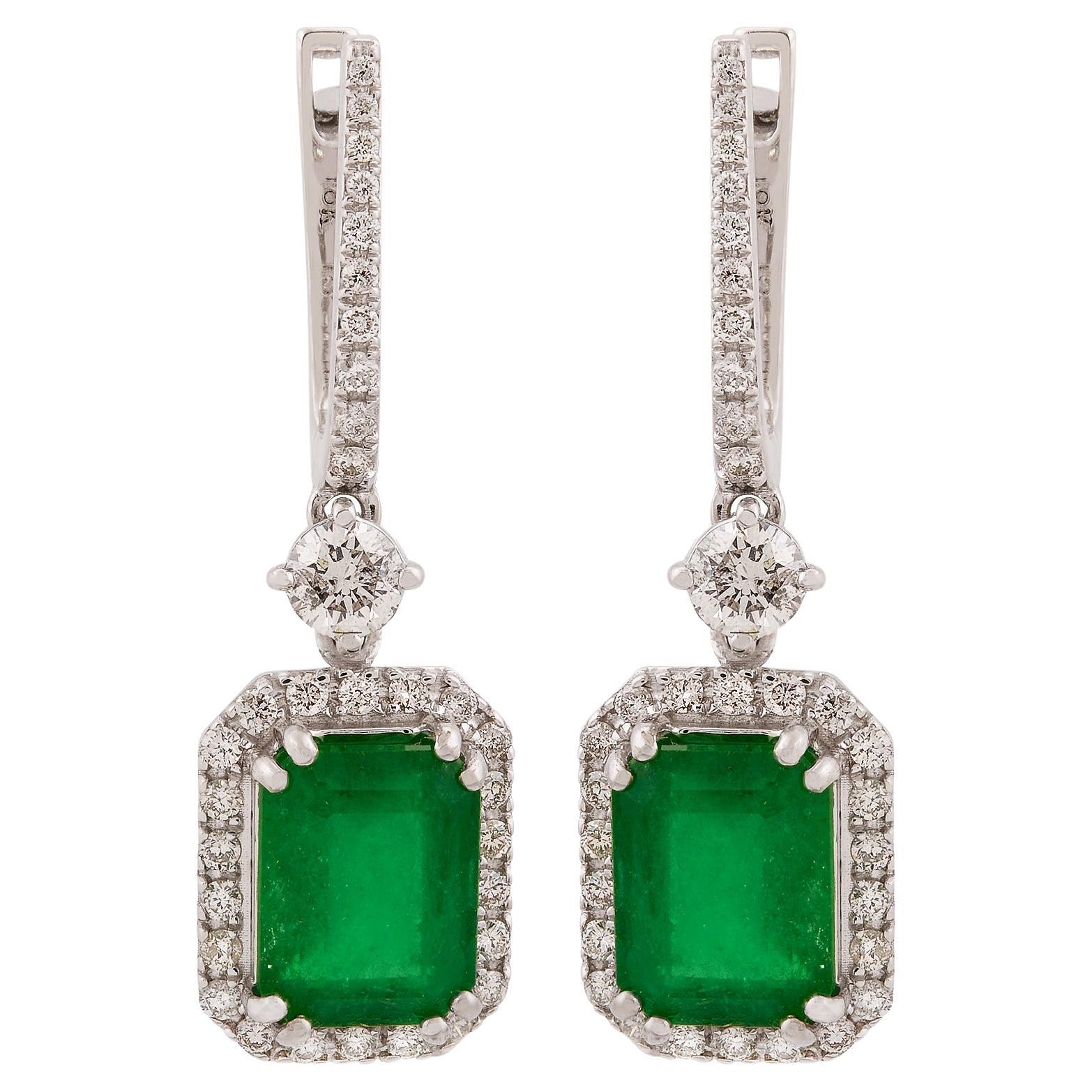 Orecchini da sposa con diamante aureolato e smeraldo dello Zambia con taglio ottagonale, oro bianco 14 carati